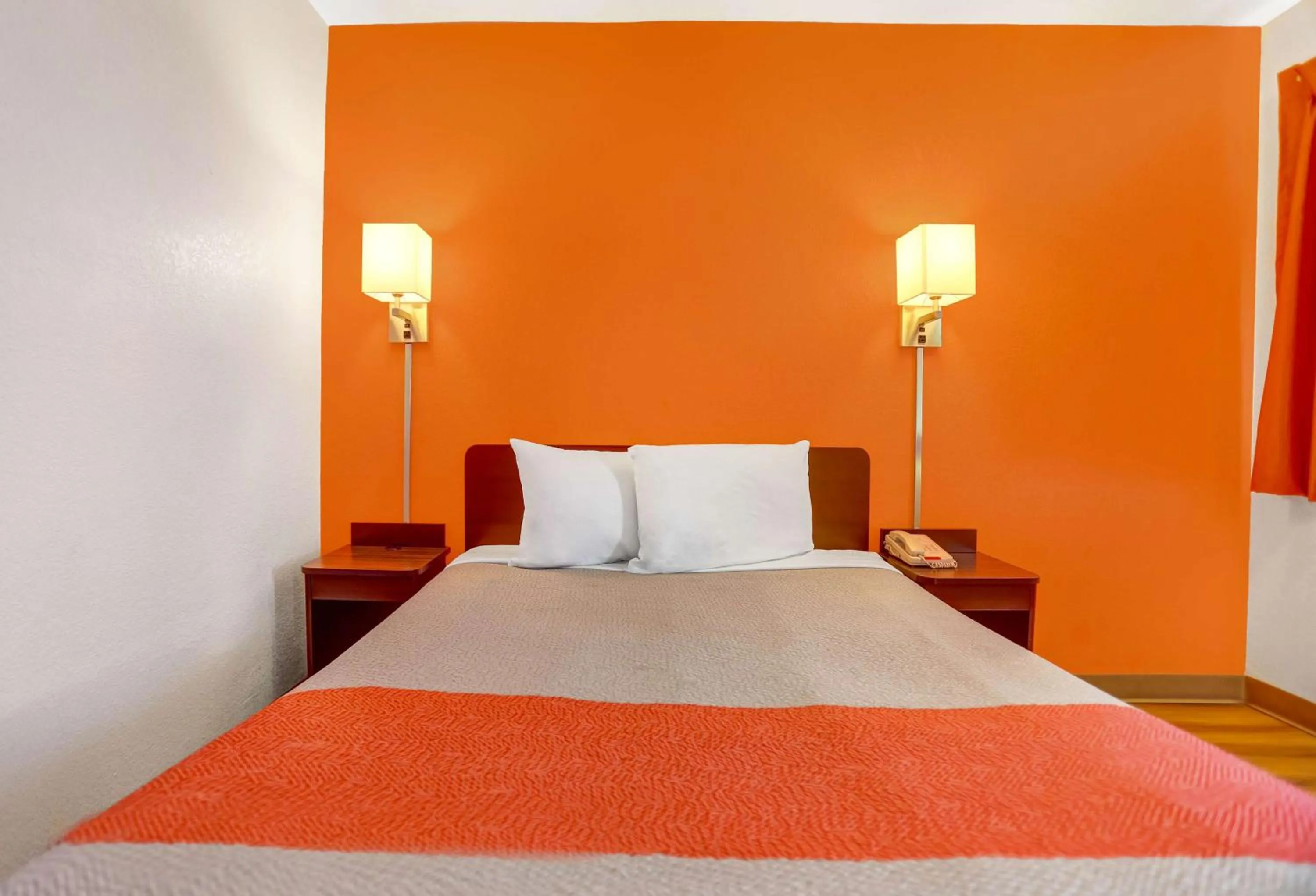 Photo of the whole room, Bed in Motel 6-Grants, NM