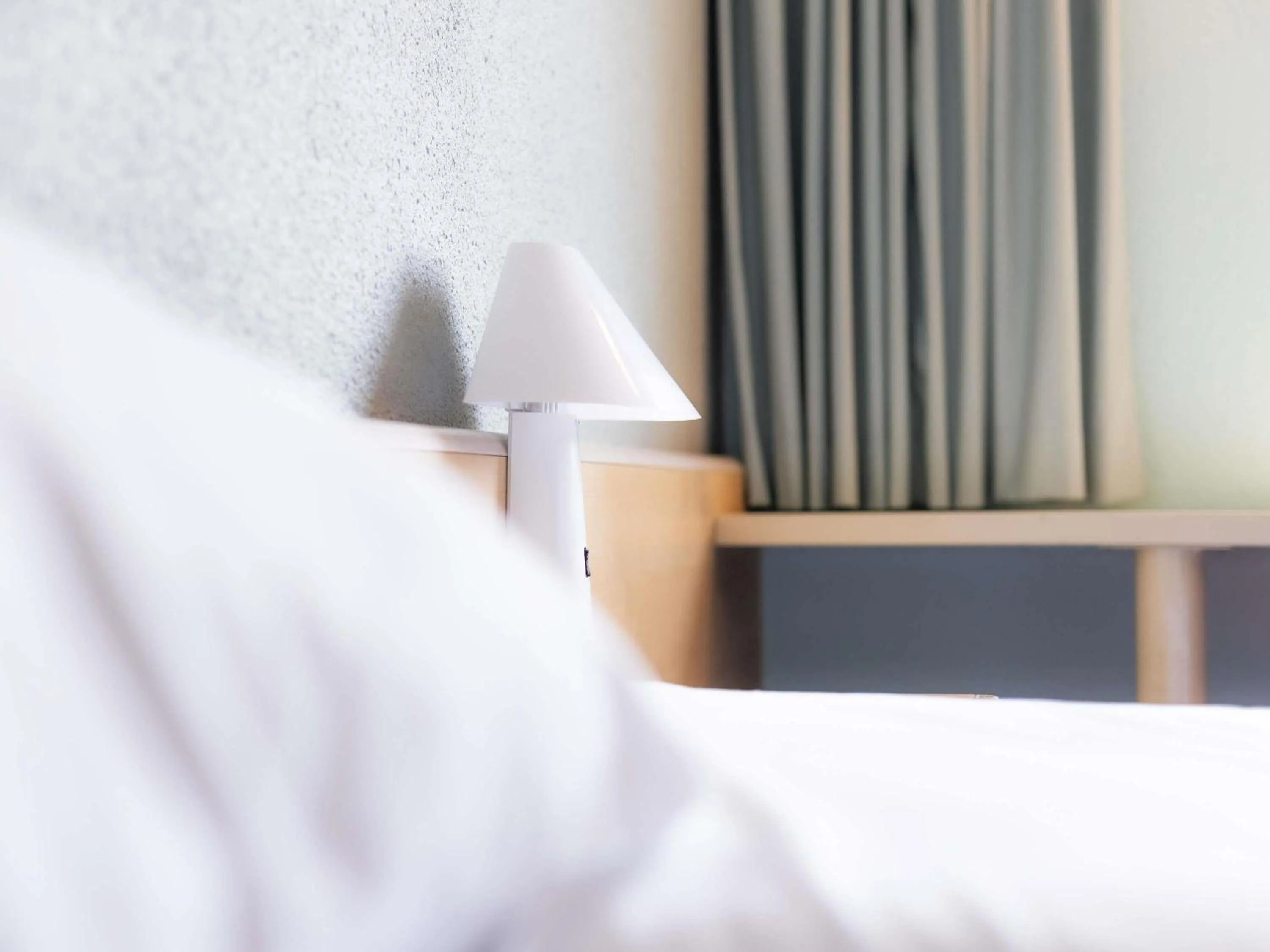 Bedroom, Bed in ibis Vesoul