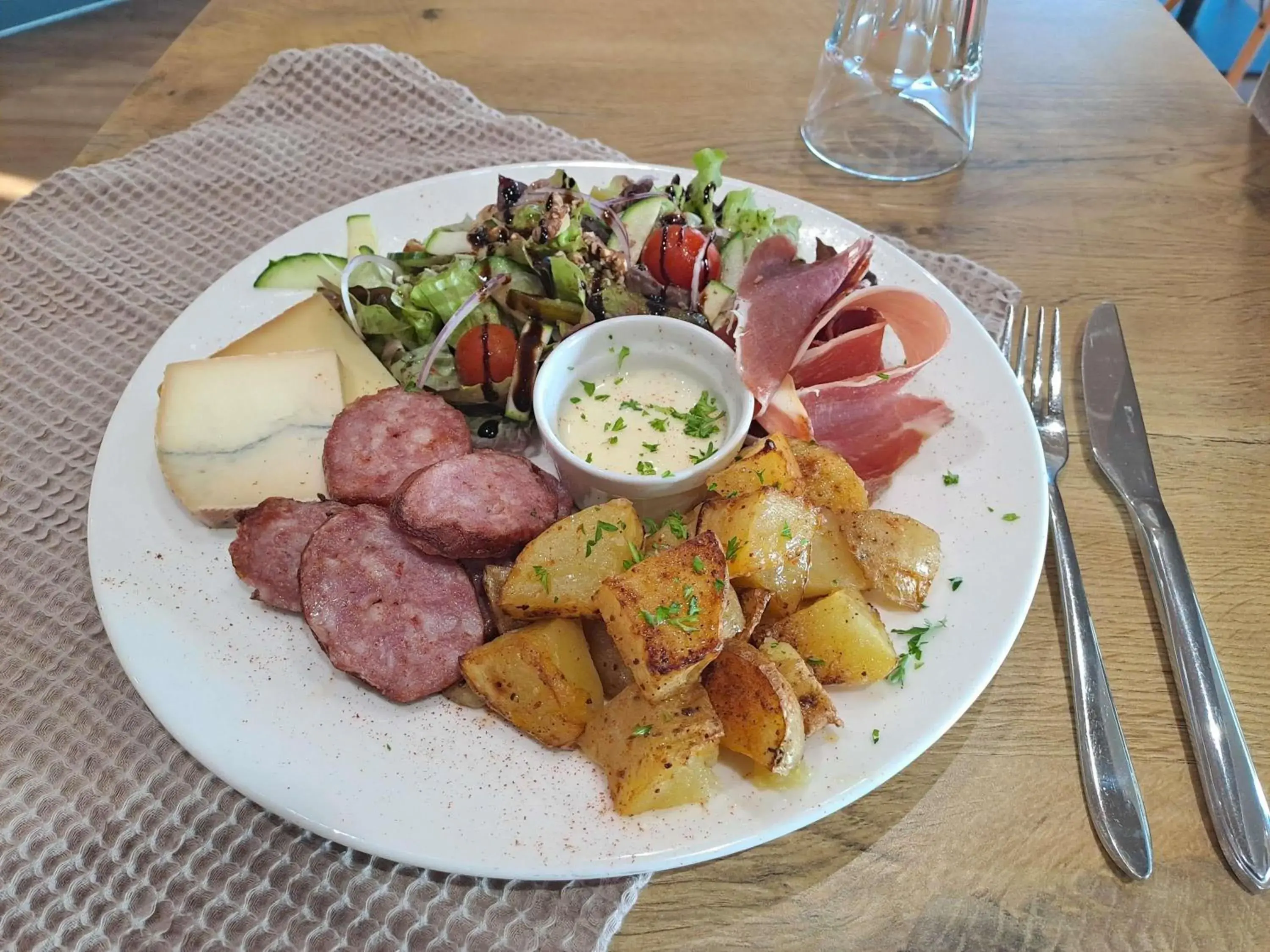 Restaurant/places to eat in ibis Vesoul Restaurant/places to eat in ibis Vesoul