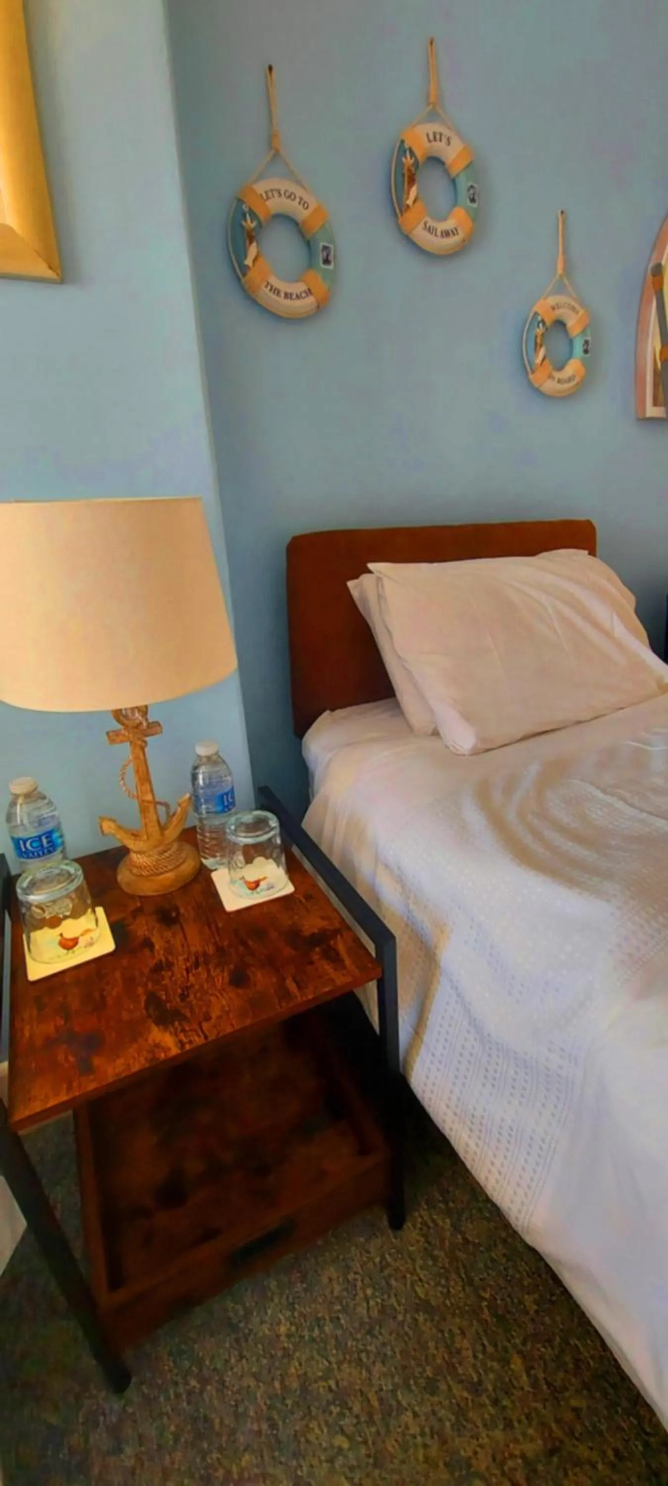 Bedroom, Bed in Sportsmans Valley Hotel