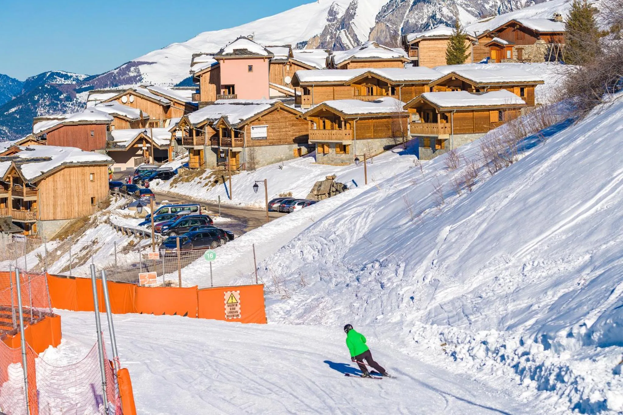 Skiing in travelski home select - Chalets Le Grand Panorama II