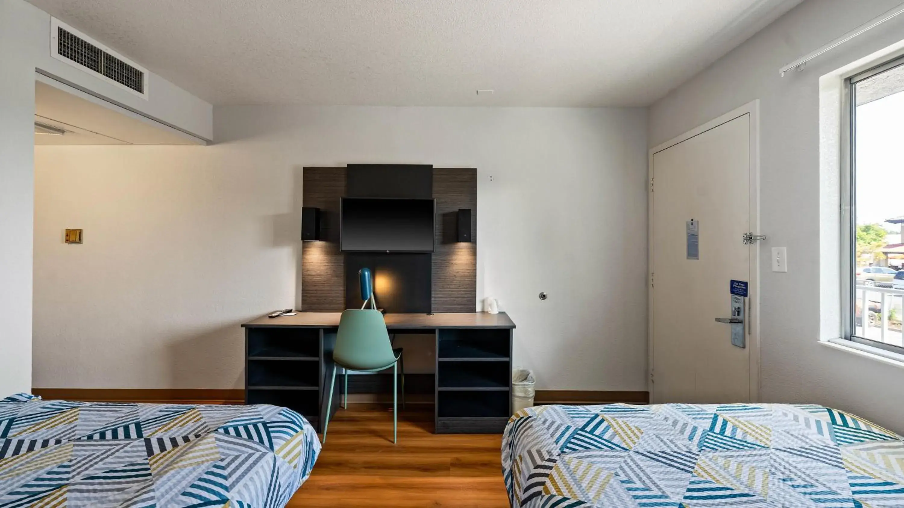 Bedroom, Bed in Motel 6-Kalispell, MT Bedroom, Bed in Motel 6-Kalispell, MT