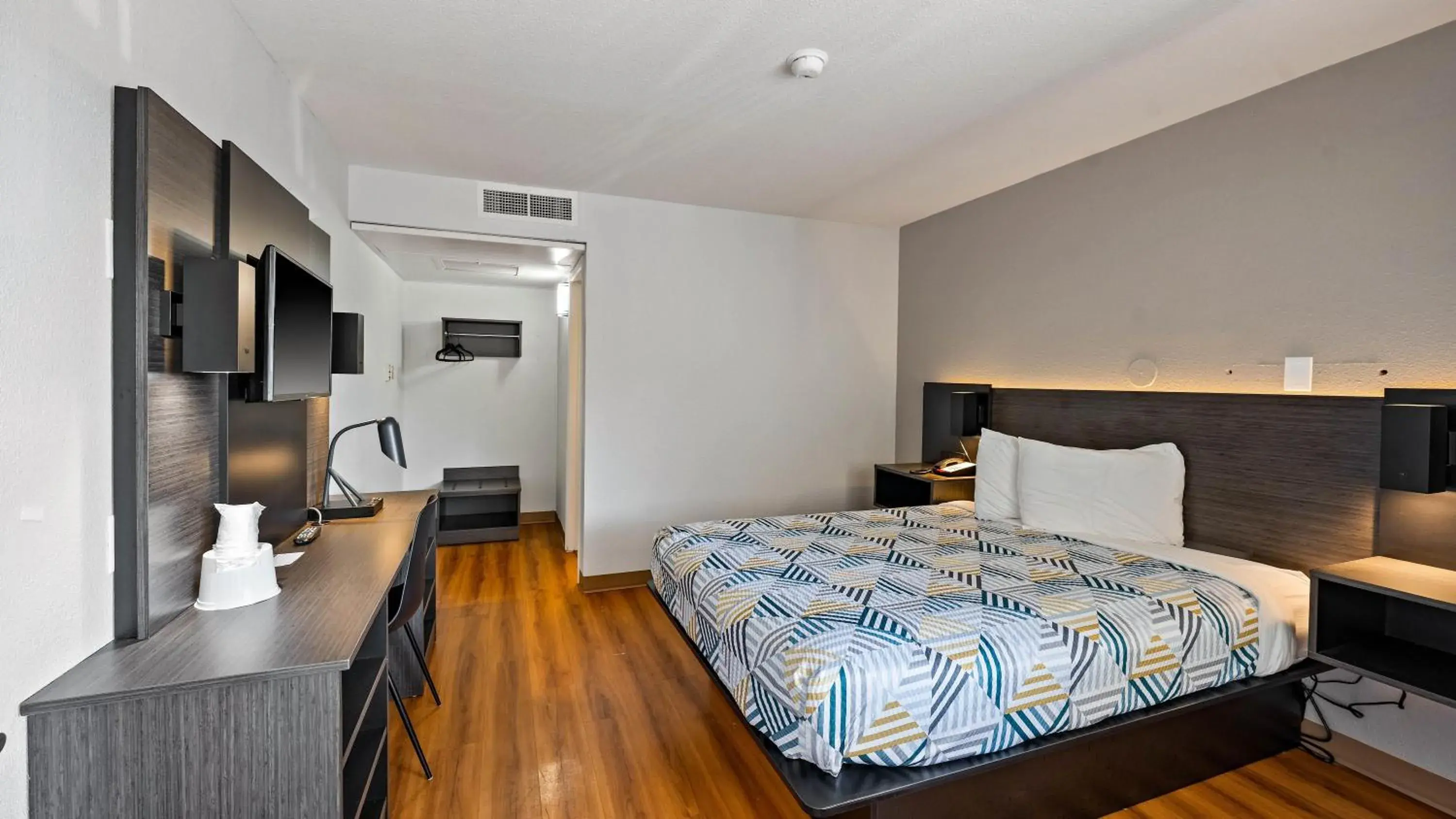 Bedroom, Bed in Motel 6-Kalispell, MT Bedroom, Bed in Motel 6-Kalispell, MT