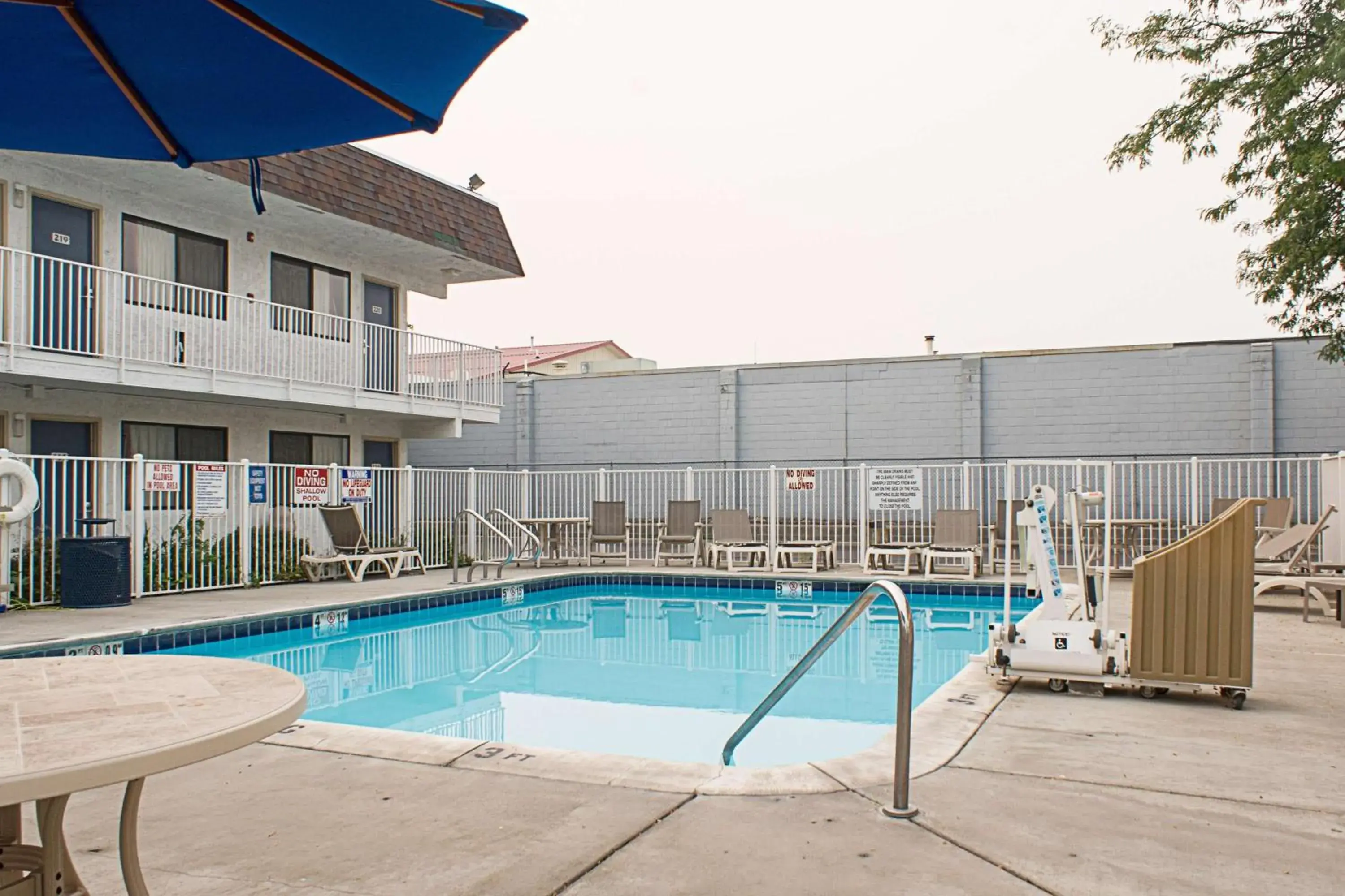 Day, Swimming Pool in Motel 6-Kalispell, MT