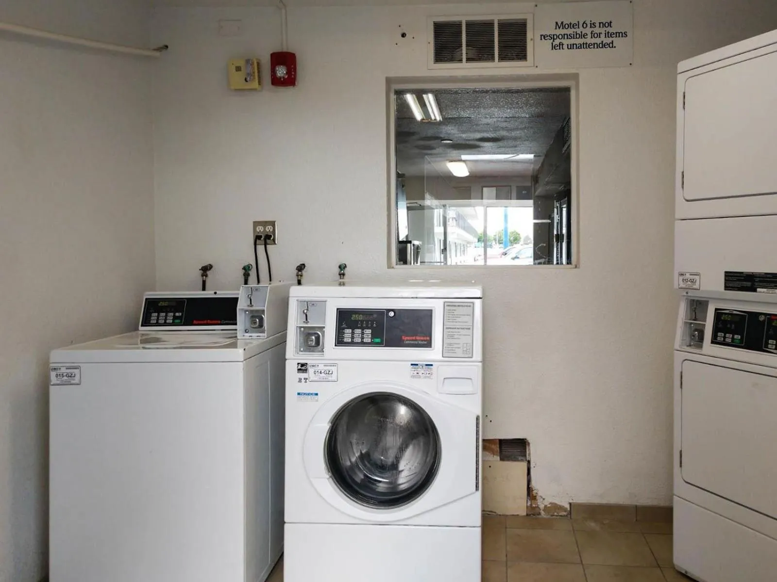 Property building in Motel 6 Cheyenne, WY