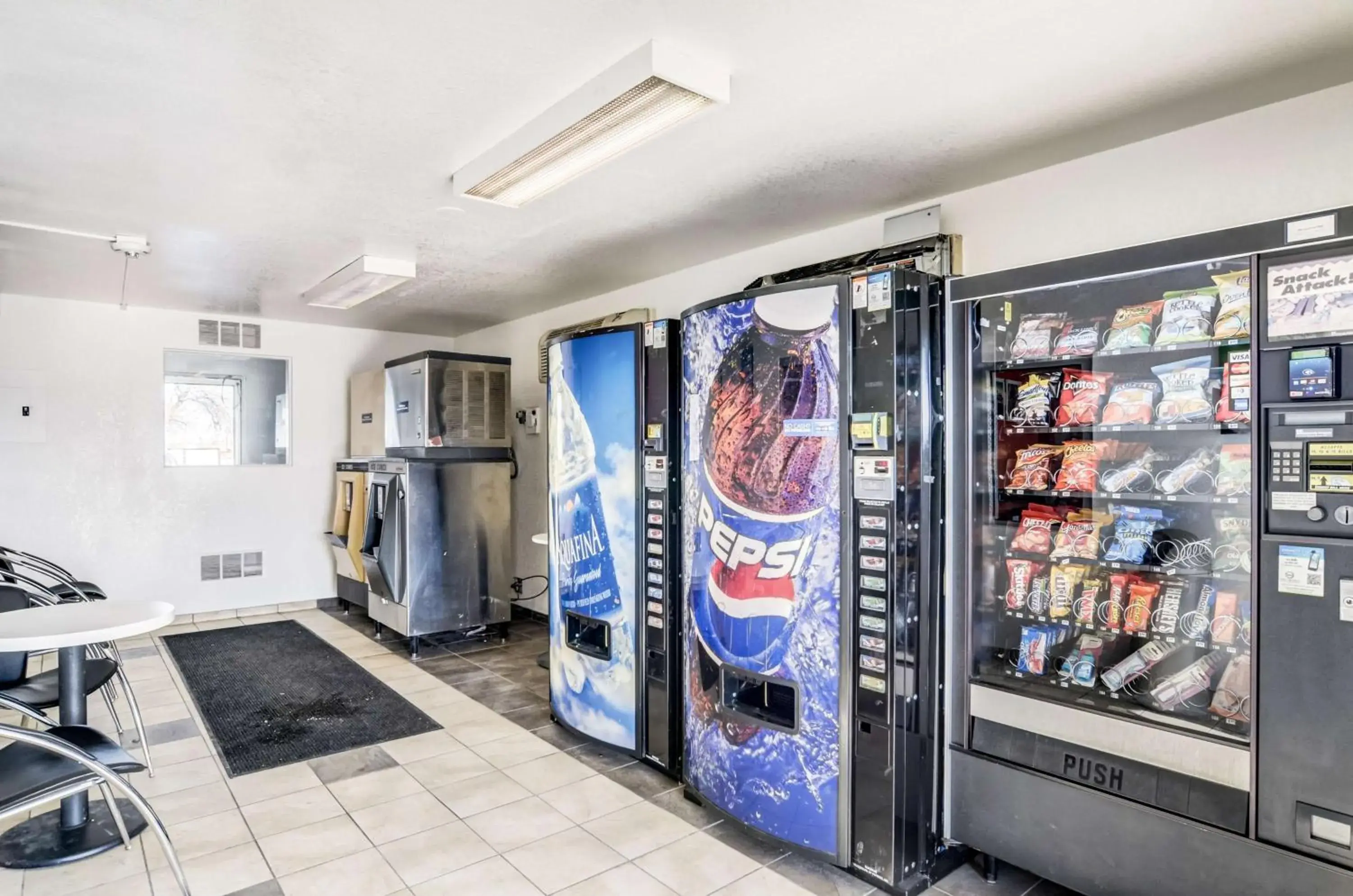 On site, Supermarket/Shops in Motel 6-Fort Collins, CO