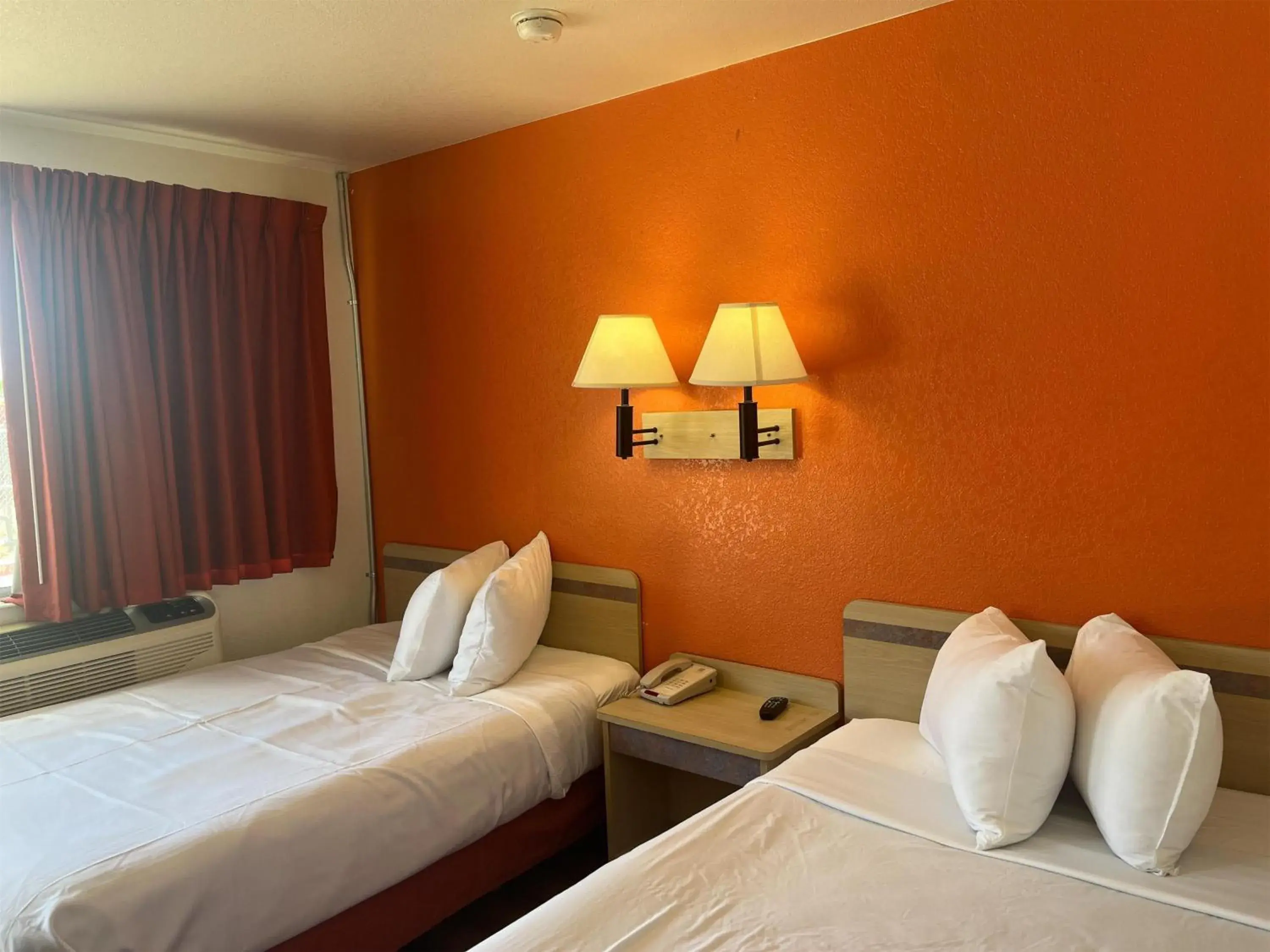 Bedroom, Bed in Motel 6 Fort Collins, CO Bedroom, Bed in Motel 6 Fort Collins, CO