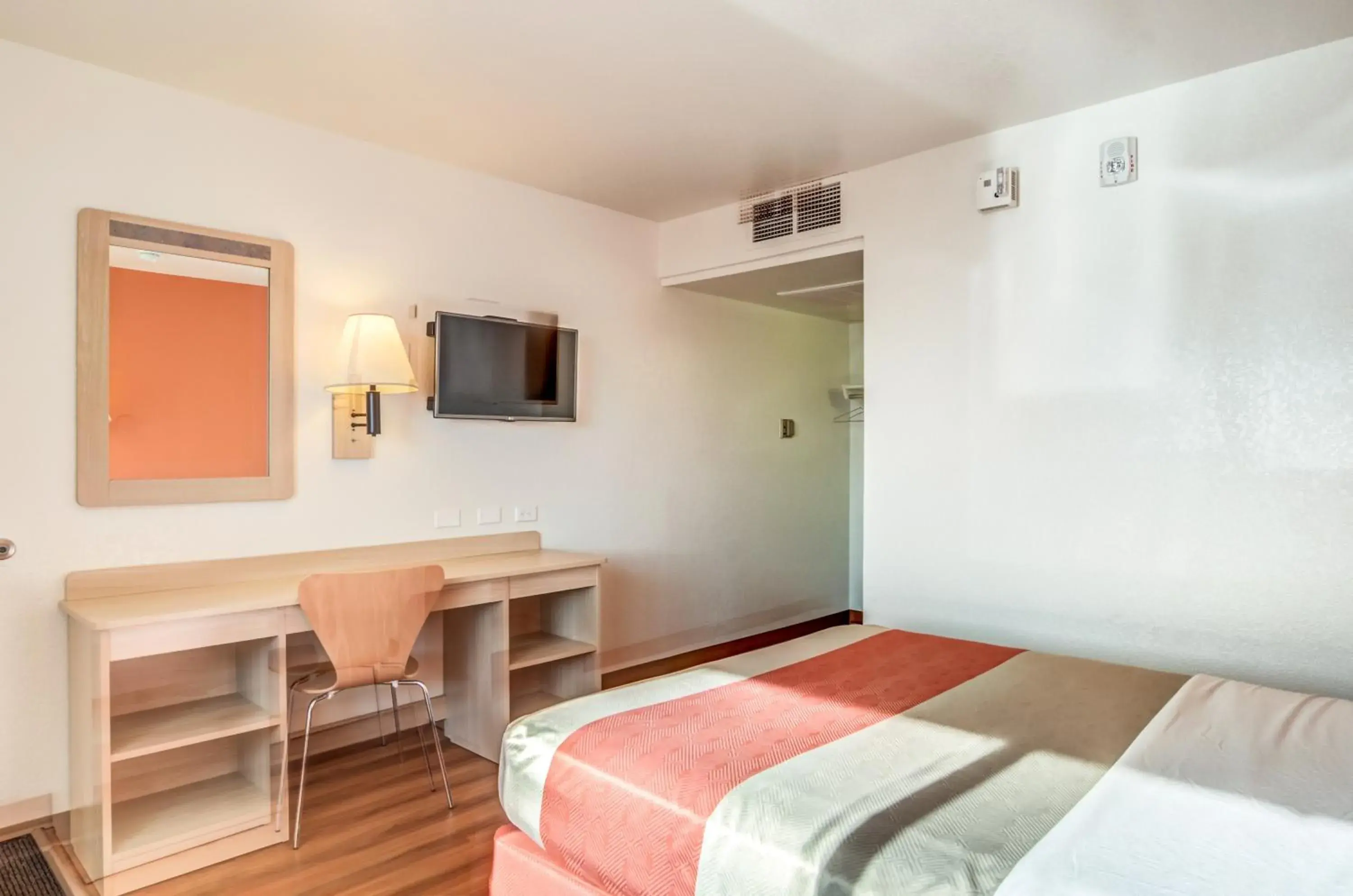 Bedroom, Bed in Motel 6-Fort Collins, CO