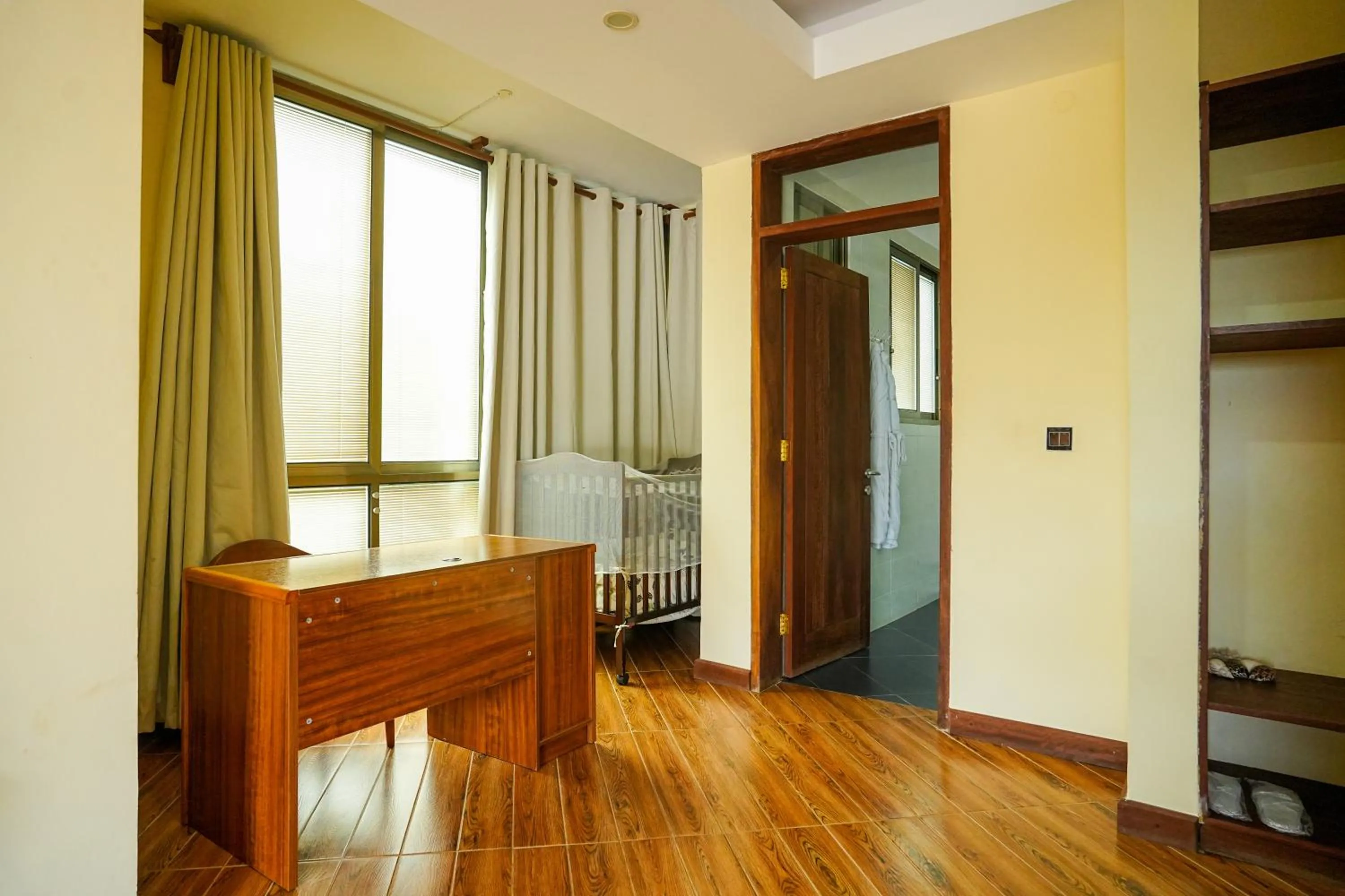 wardrobe, Bed in Seaclusion Diani