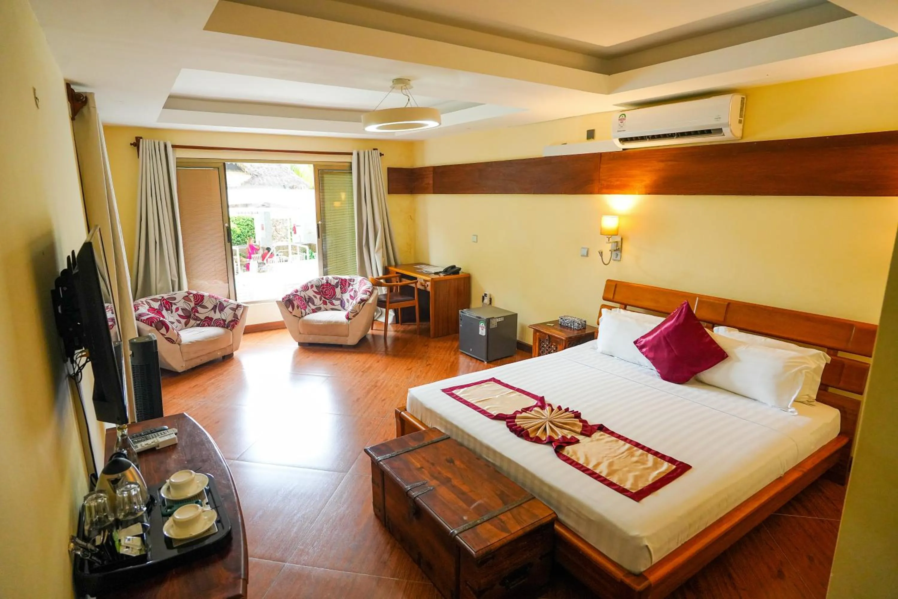Photo of the whole room, Bed in Seaclusion Diani