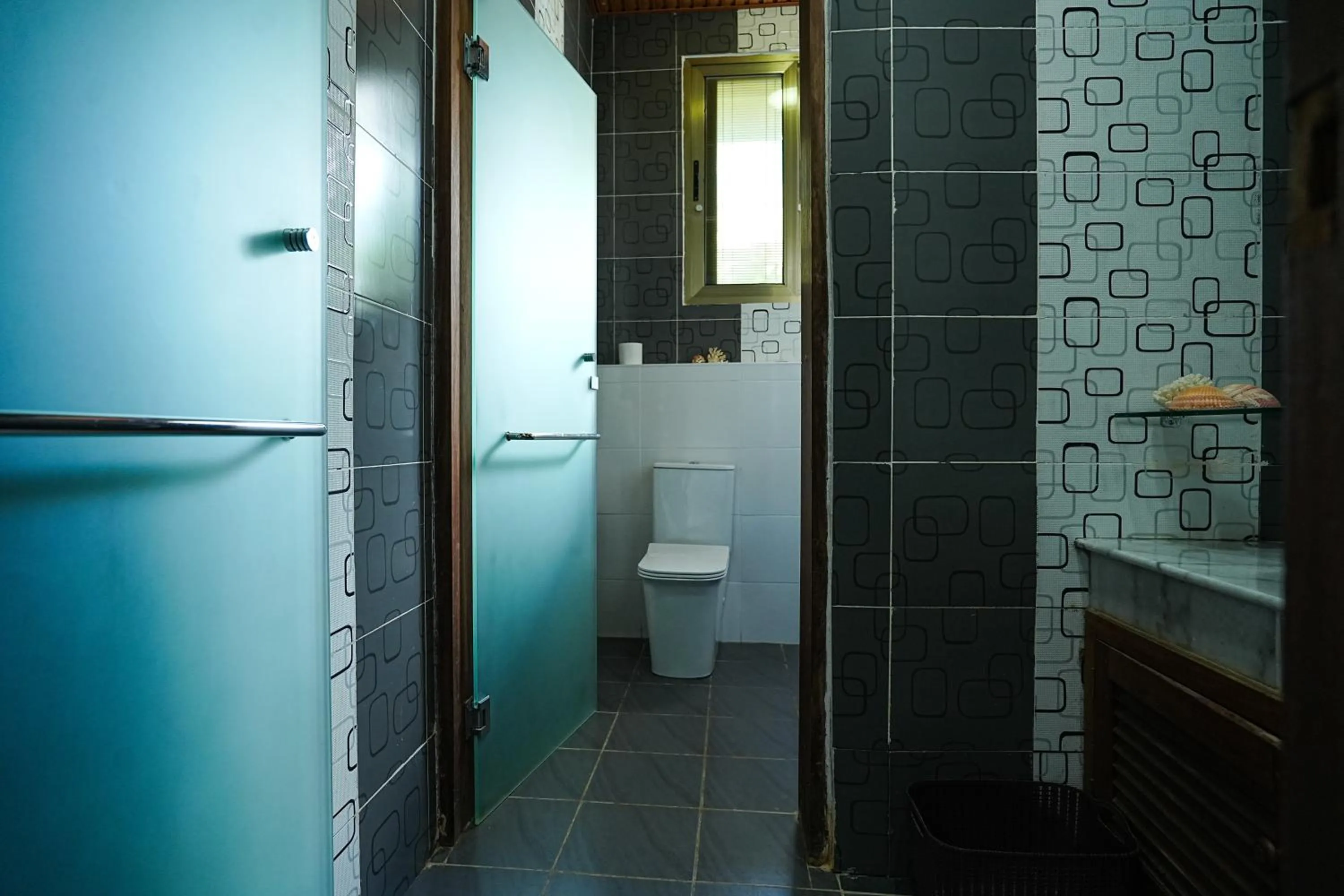 Toilet in Seaclusion Diani