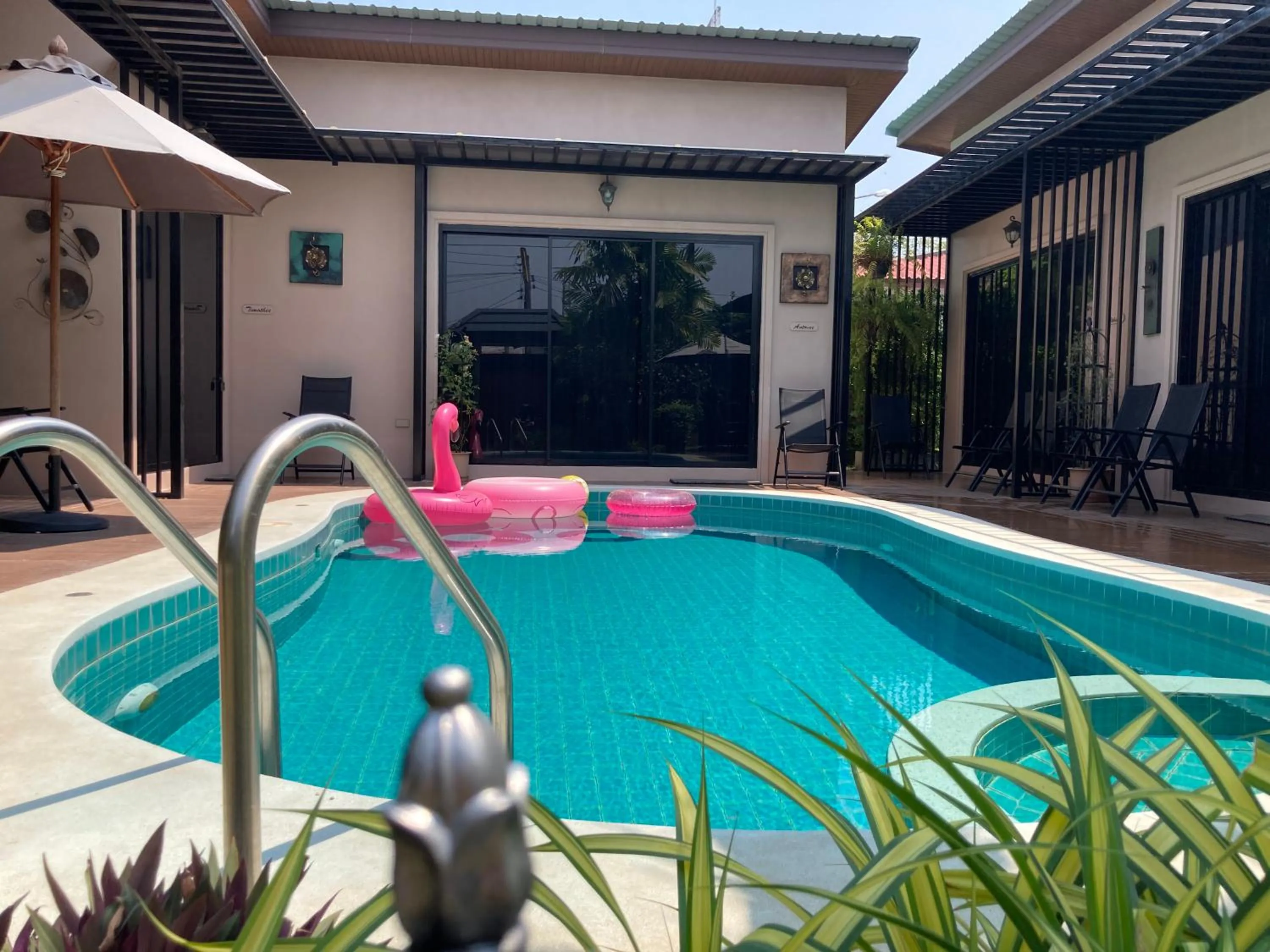 Swimming pool in Barbé La Maison