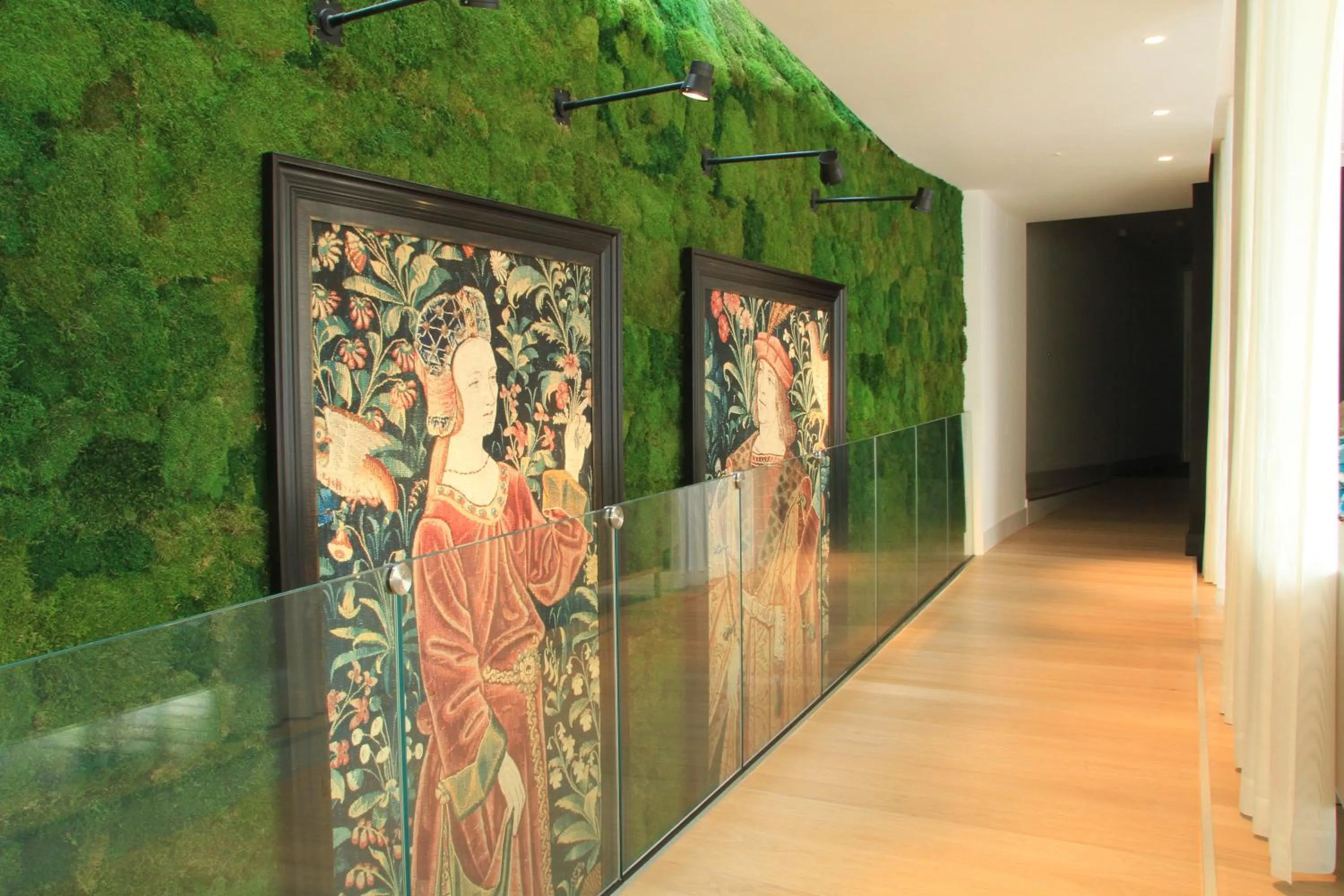 Decorative detail in Le César Hôtel