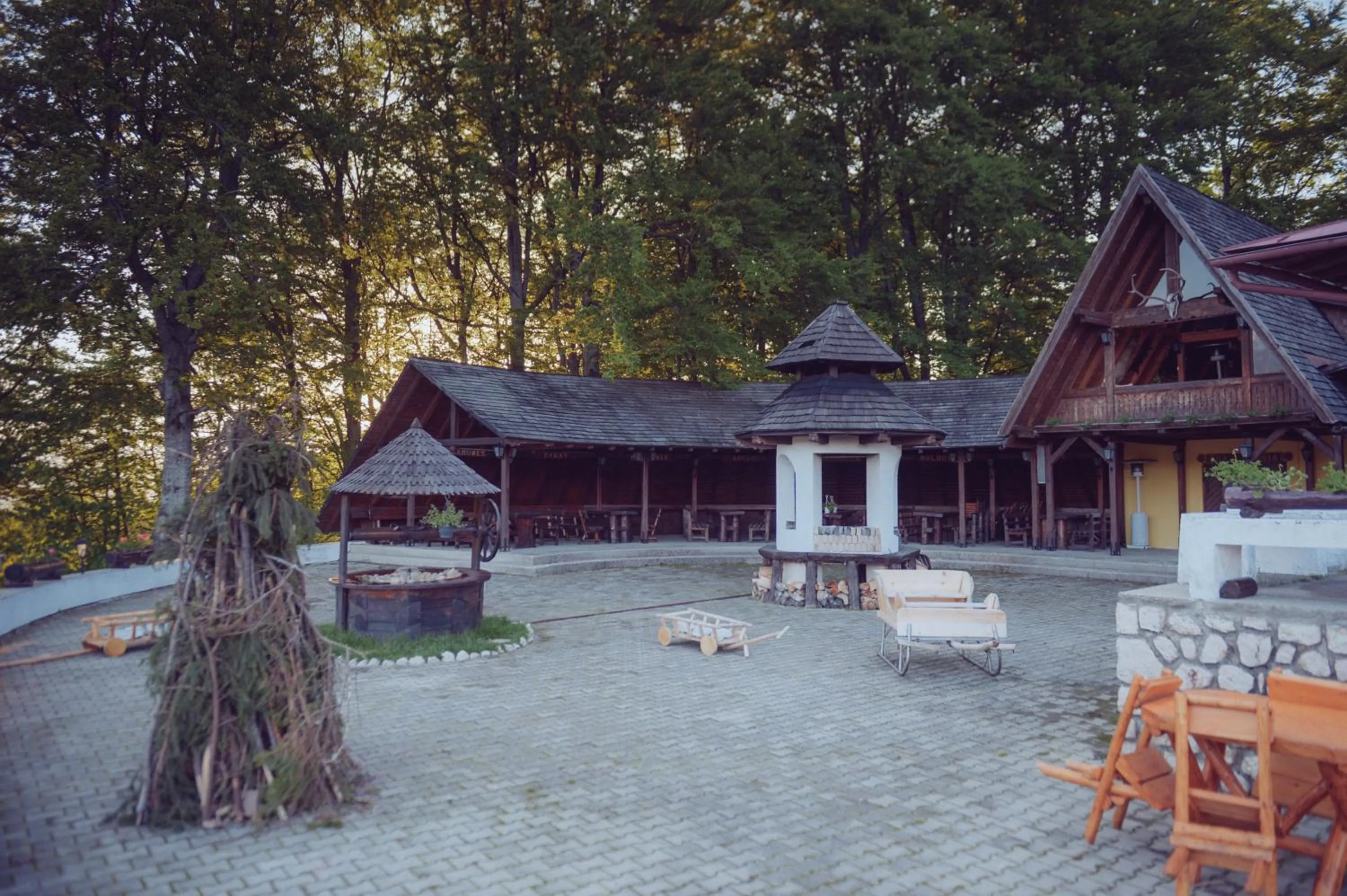 Facade/entrance in Cabana Trei Brazi
