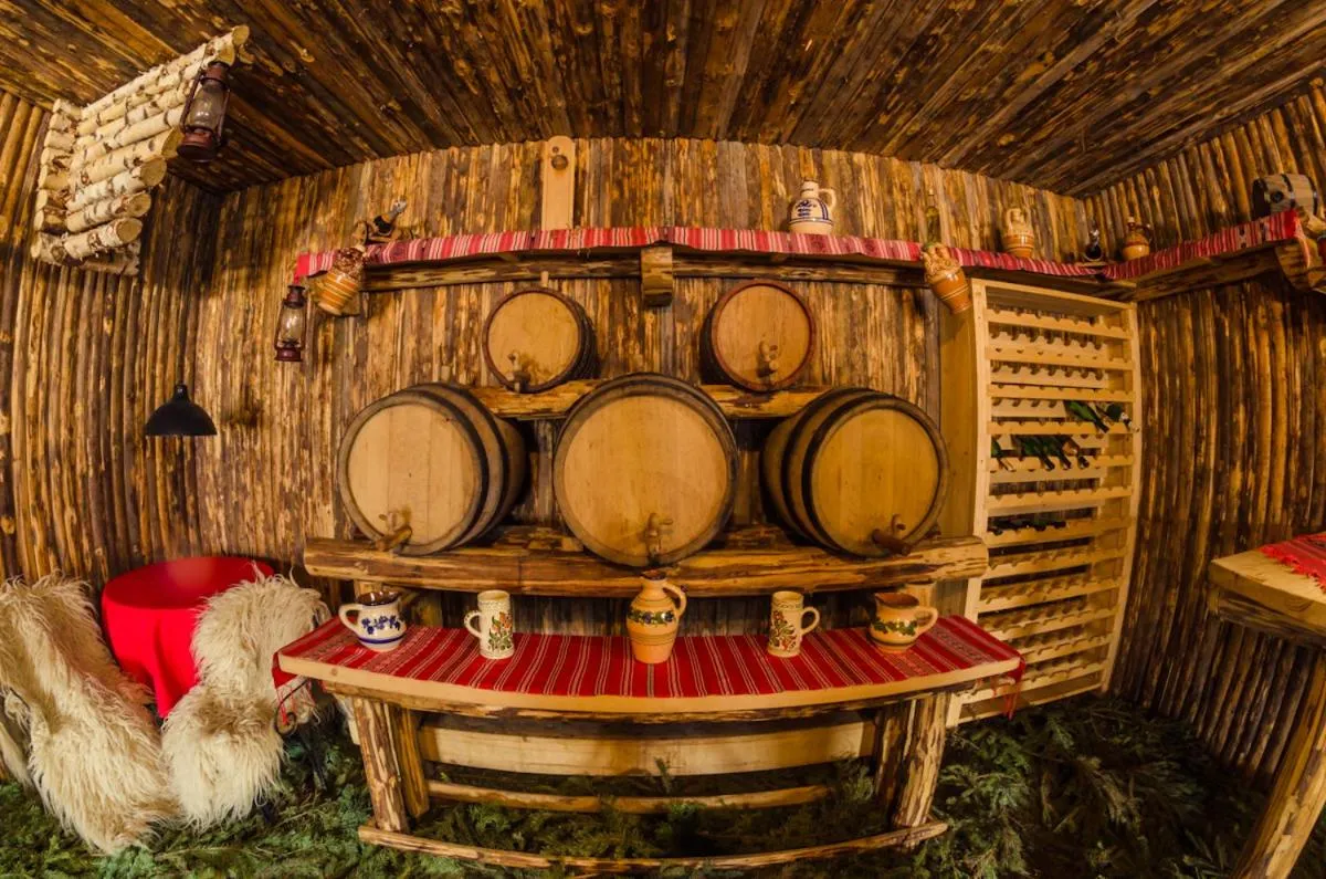 Restaurant/places to eat in Cabana Trei Brazi