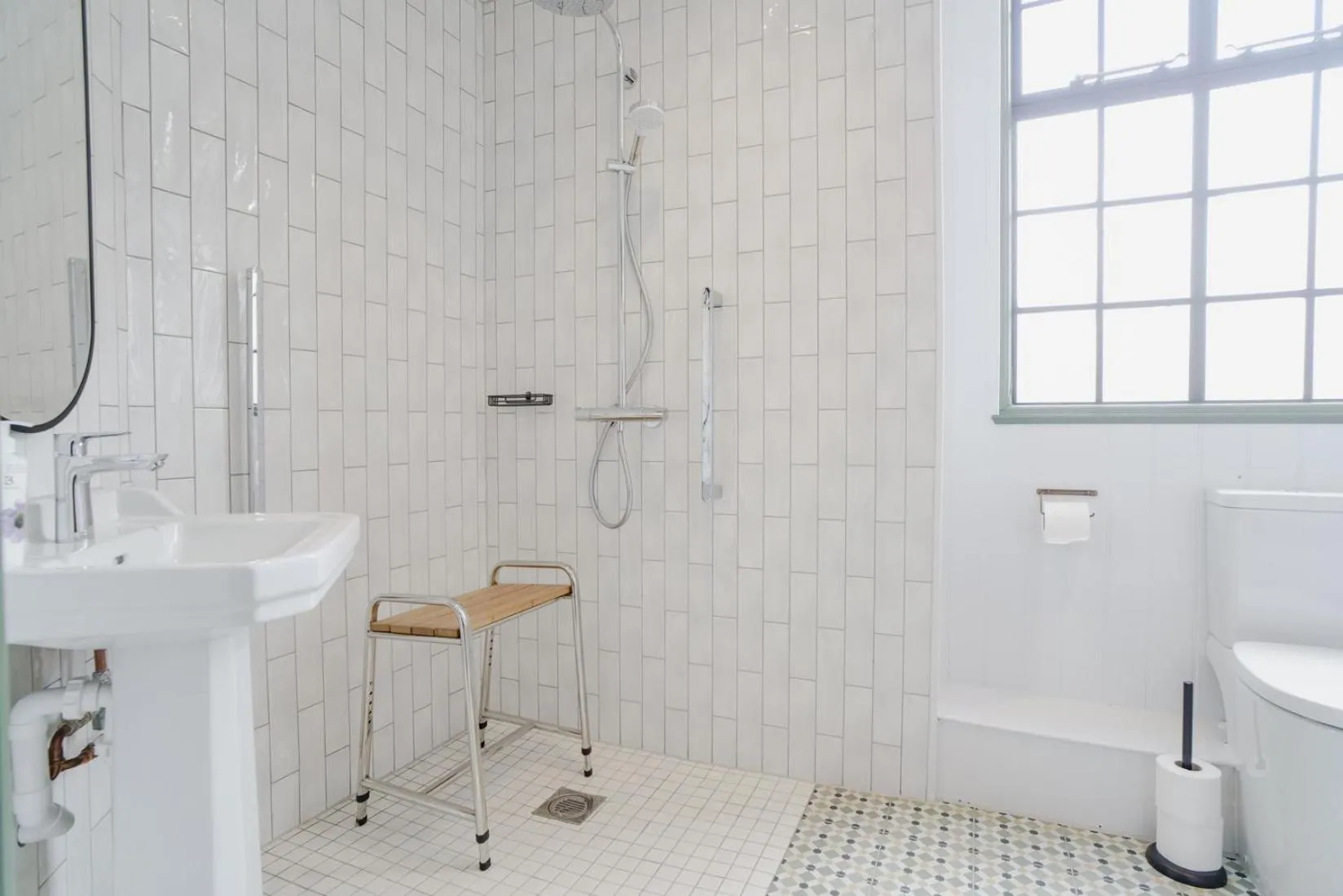 Bathroom in Bel and The Dragon at Red Lion Wendover