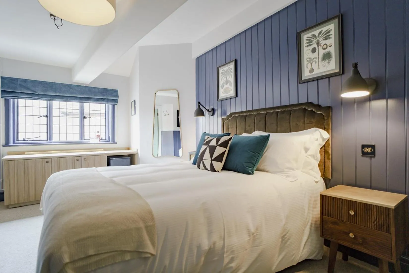 Bedroom, Bed in Bel and The Dragon at Red Lion Wendover