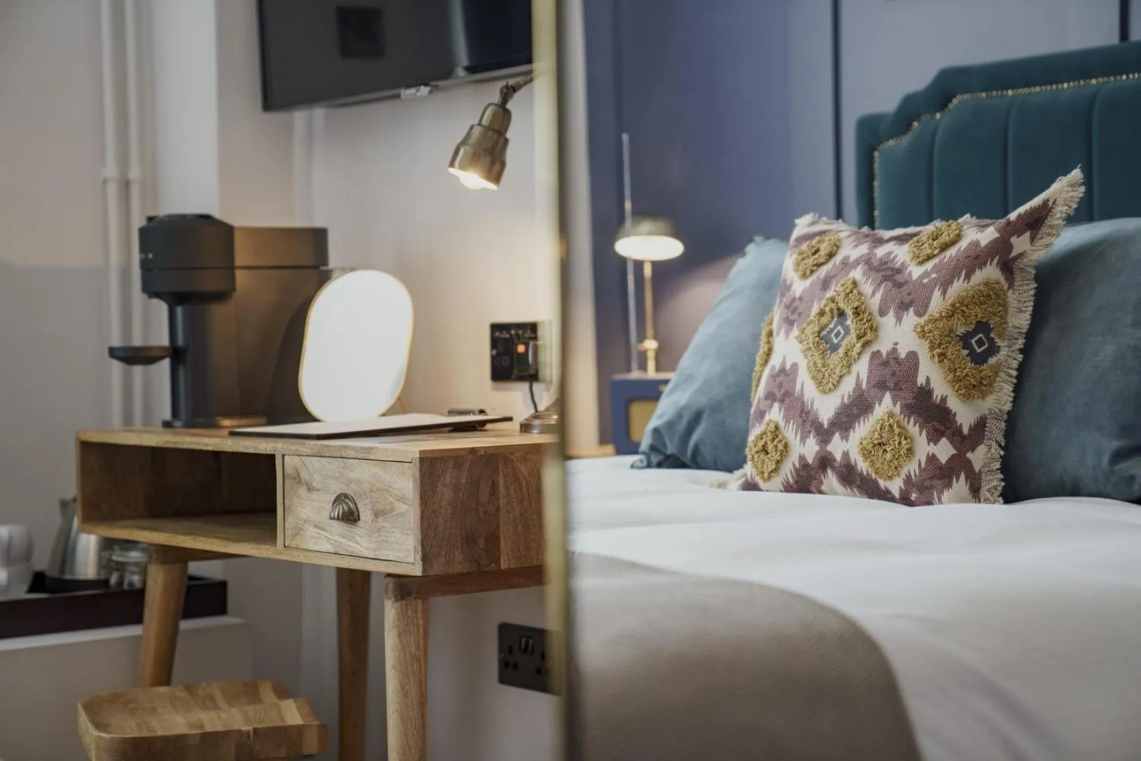 Bedroom, Bed in Bel and The Dragon at Red Lion Wendover