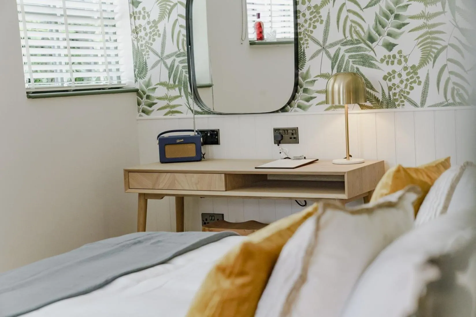 Bedroom, Bed in Bel and The Dragon at Red Lion Wendover