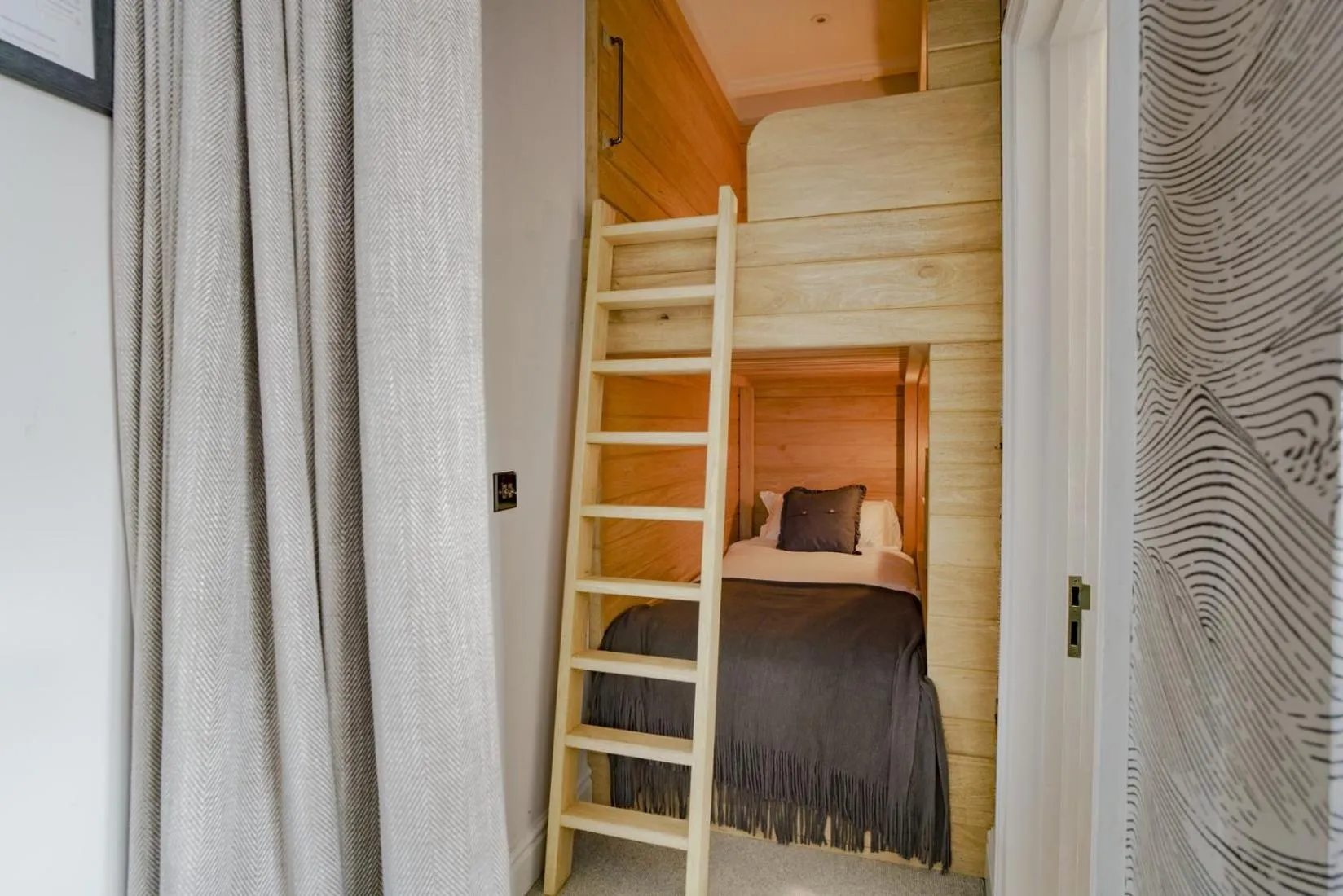 bunk bed, Bed in Bel and The Dragon at Red Lion Wendover