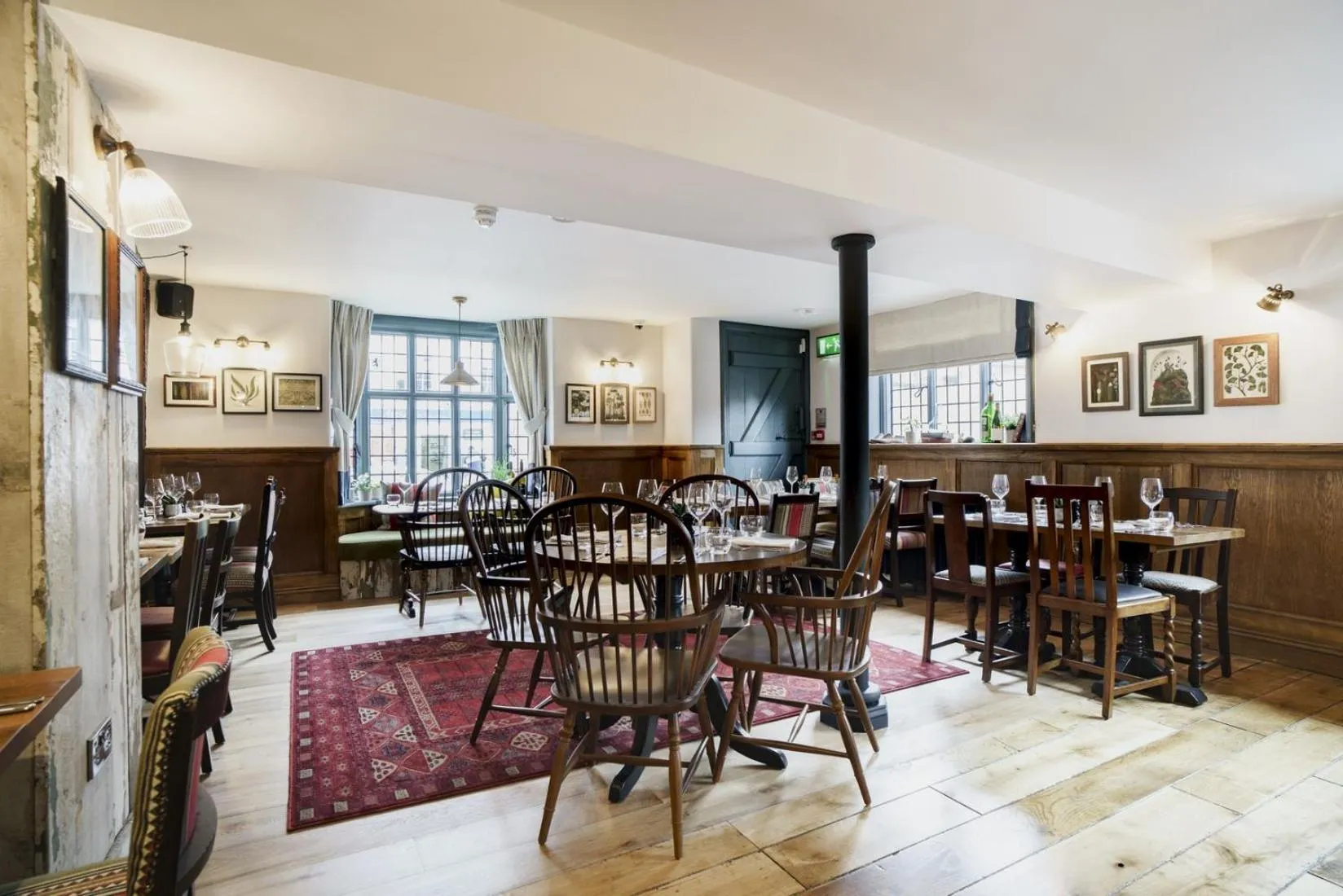 Restaurant/places to eat in Bel and The Dragon at Red Lion Wendover