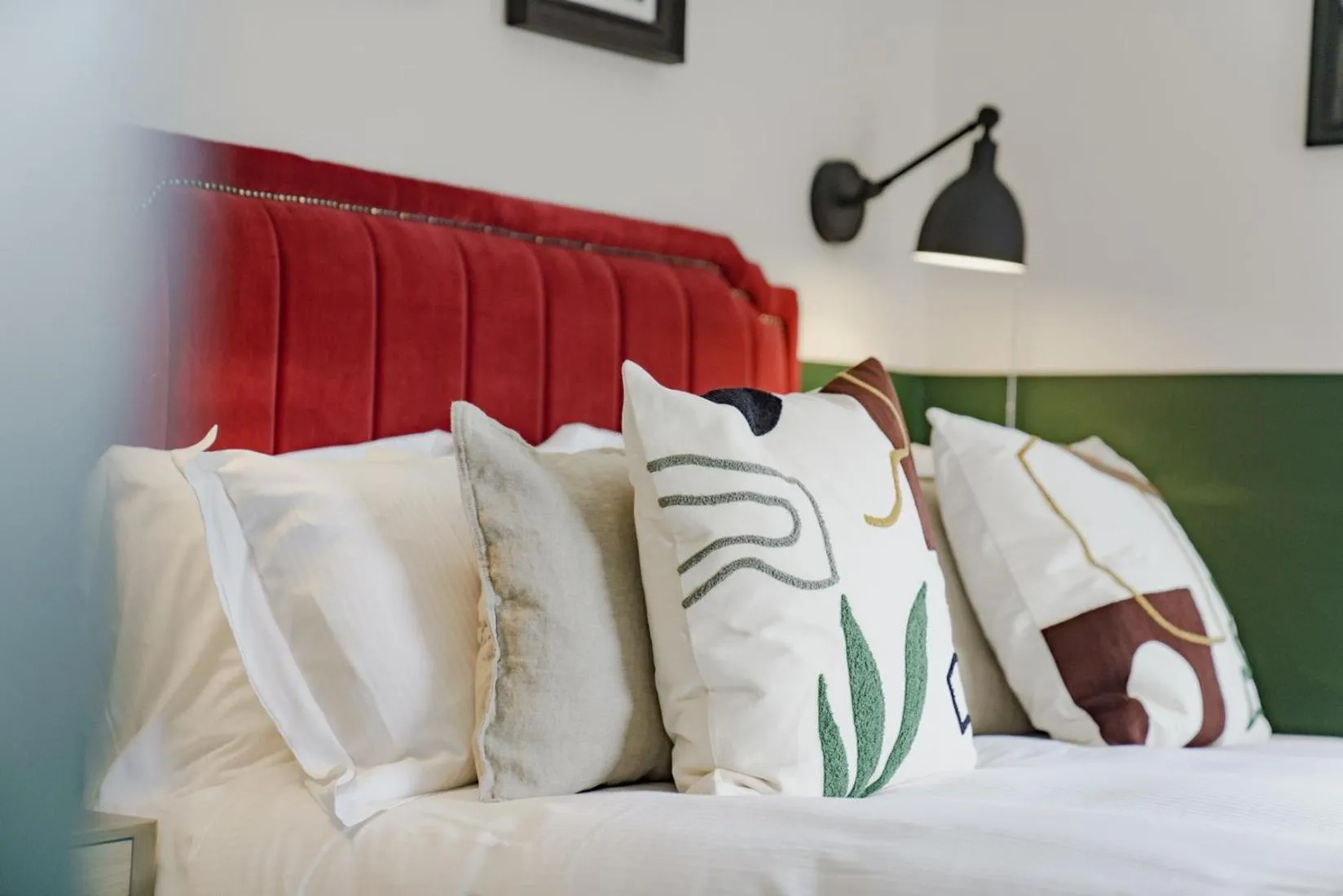 Bedroom, Bed in Bel and The Dragon at Red Lion Wendover