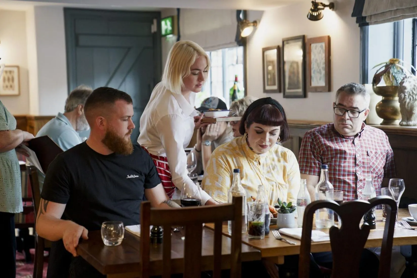 Restaurant/places to eat in Bel and The Dragon at Red Lion Wendover