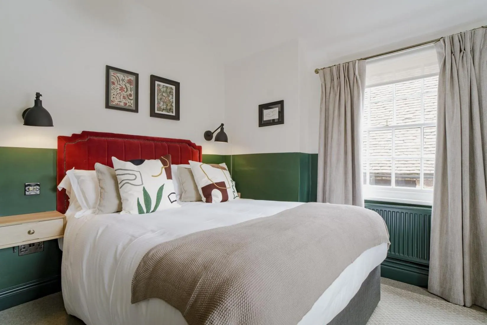 Bedroom, Bed in Bel and The Dragon at Red Lion Wendover