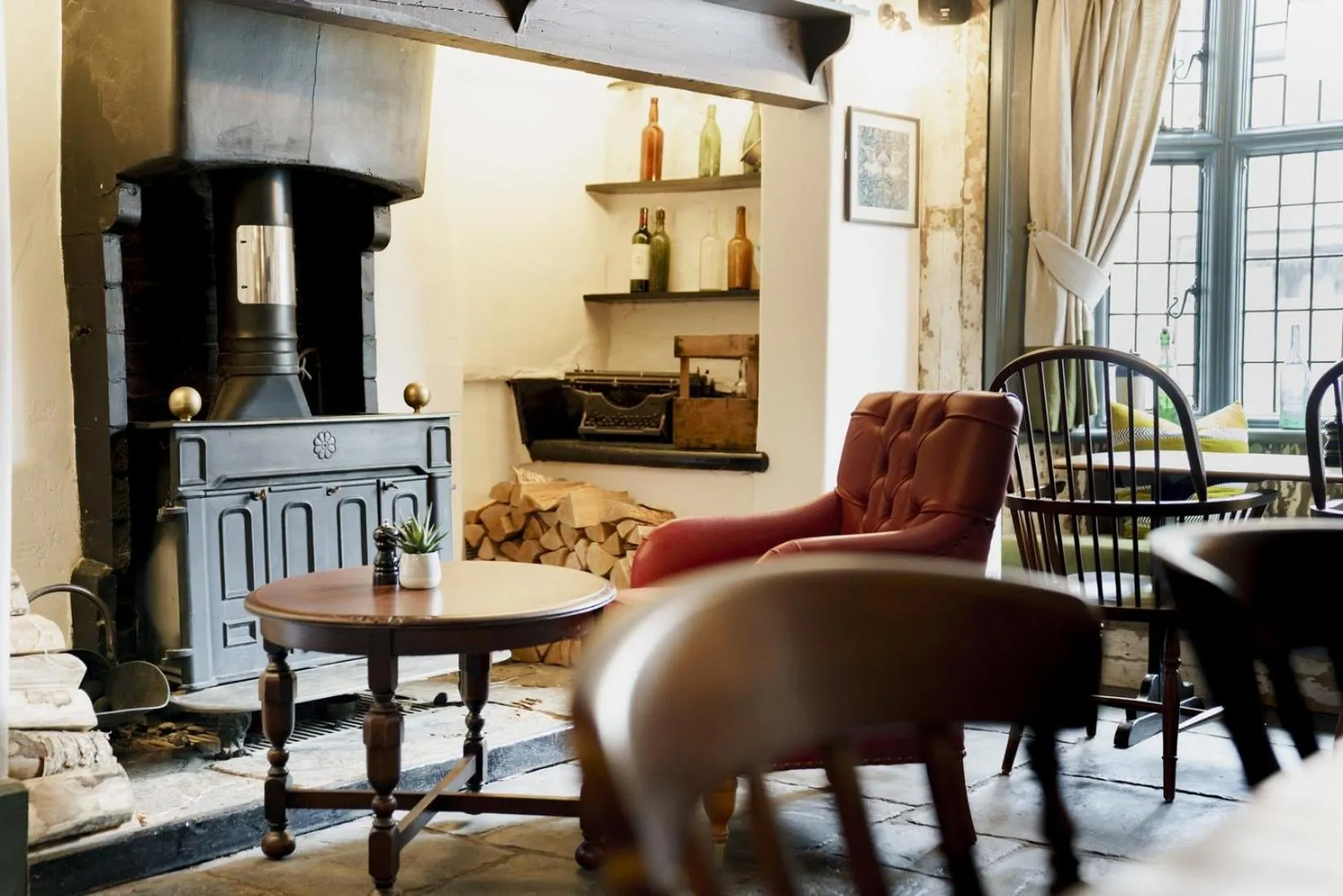 Lounge or bar in Bel and The Dragon at Red Lion Wendover