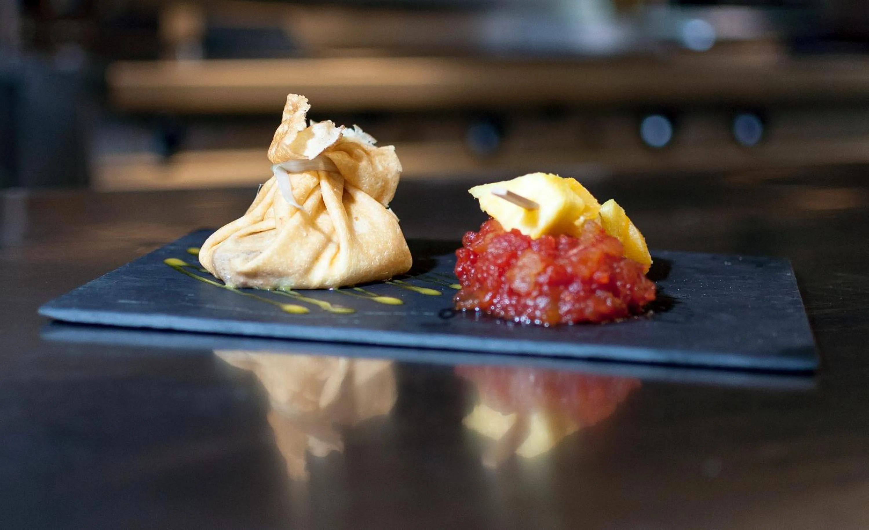 Restaurant/places to eat in Escuderos Hotel Cruz