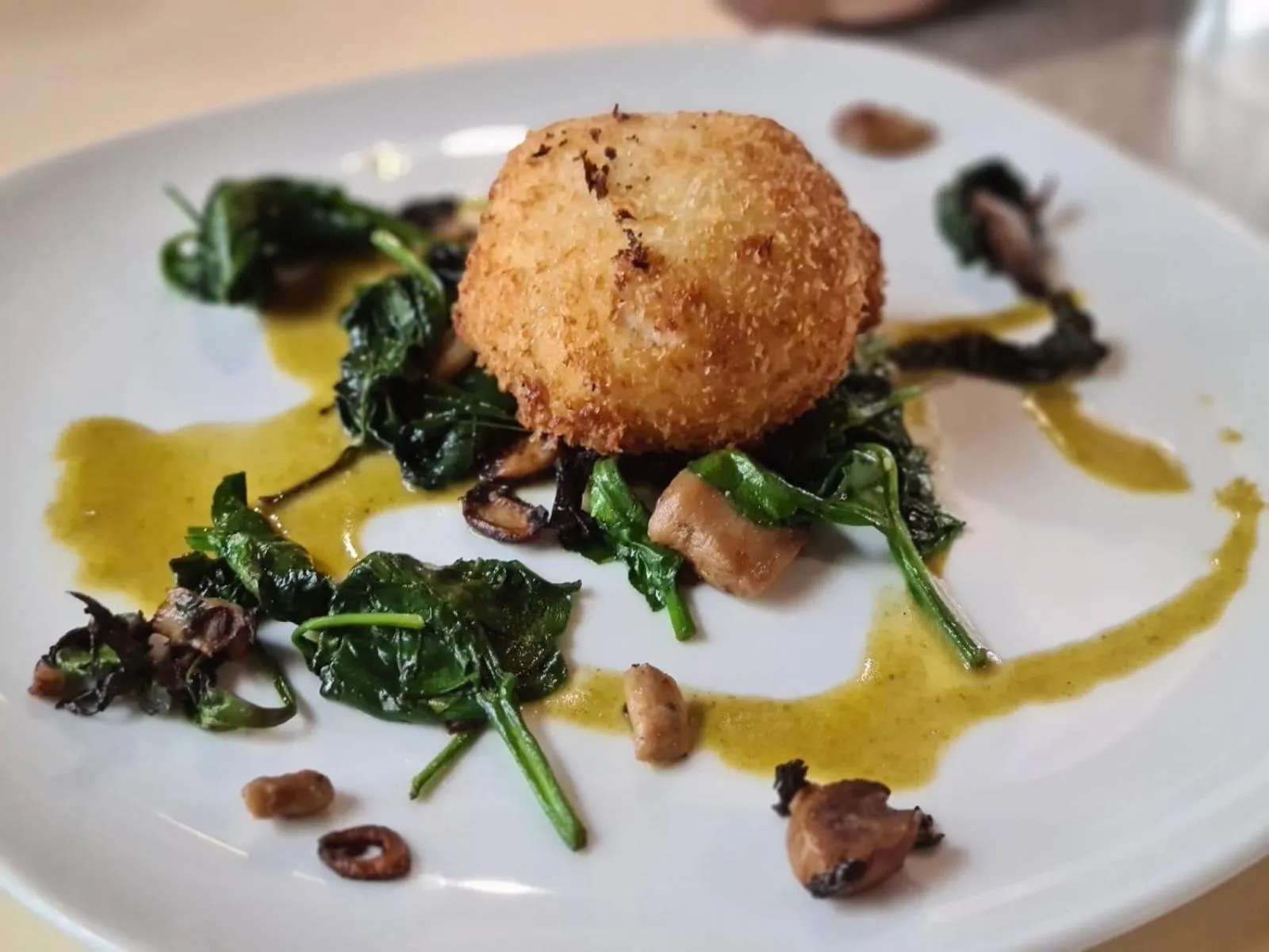 Restaurant/places to eat in Escuderos Hotel Cruz