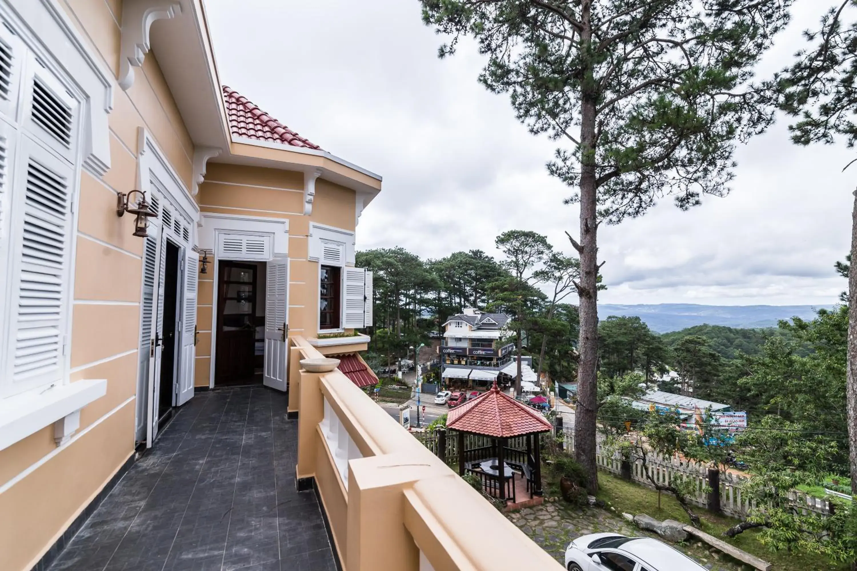 Property building in Dragon Dalat Villa Property building in Dragon Dalat Villa