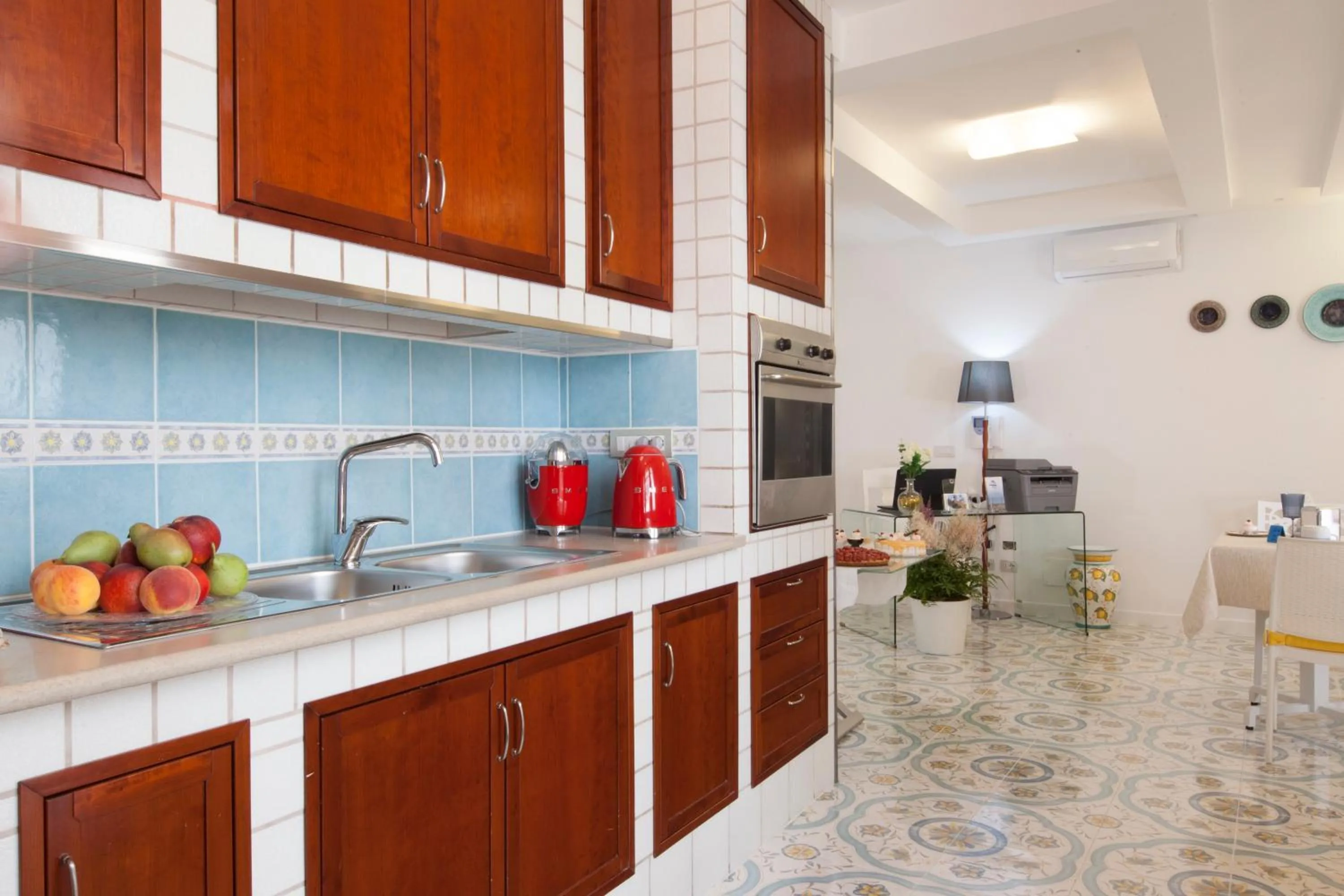 Communal lounge/ TV room in San Nicola B&B