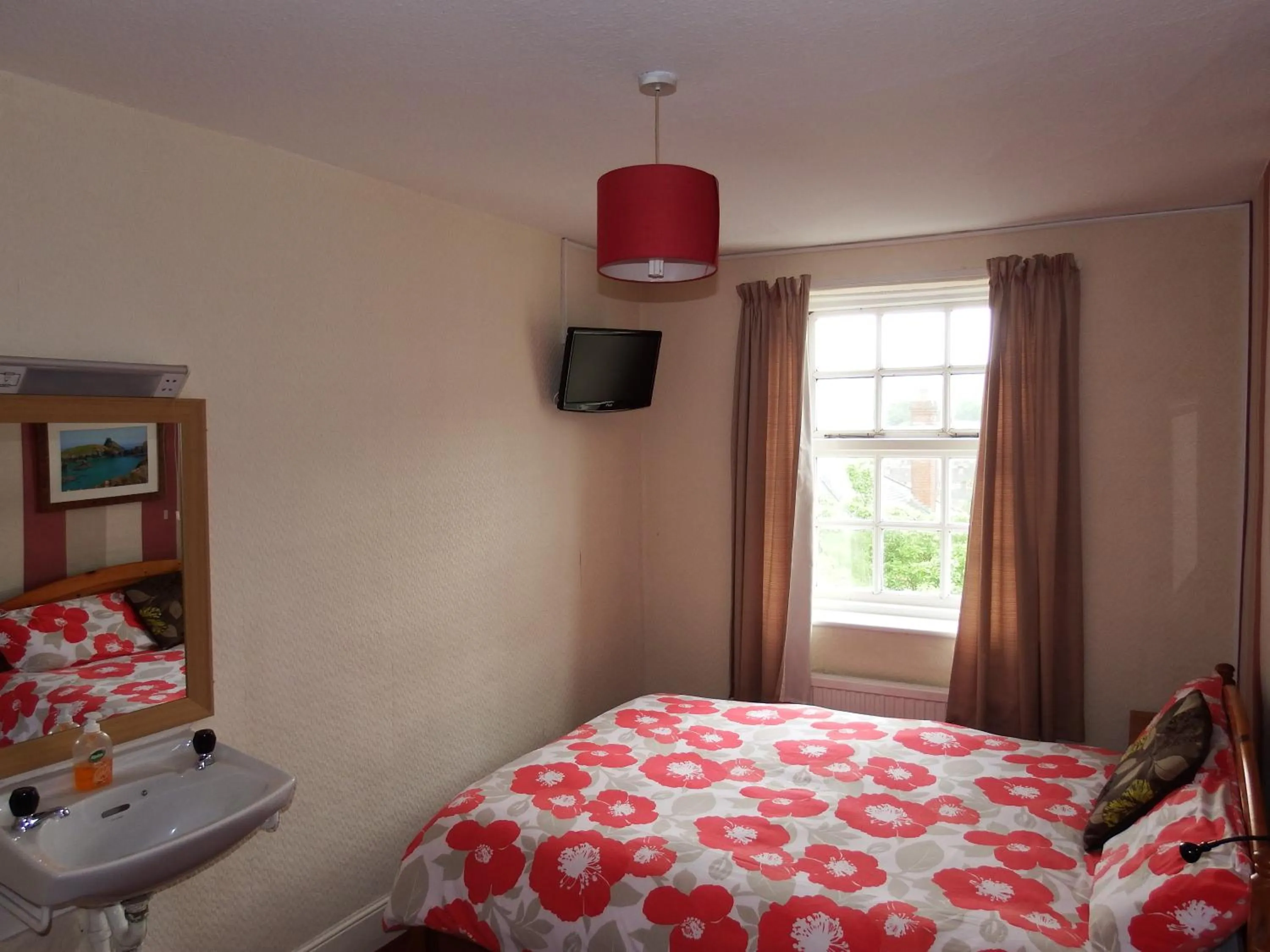 Photo of the whole room, Bed in Angel Guesthouse