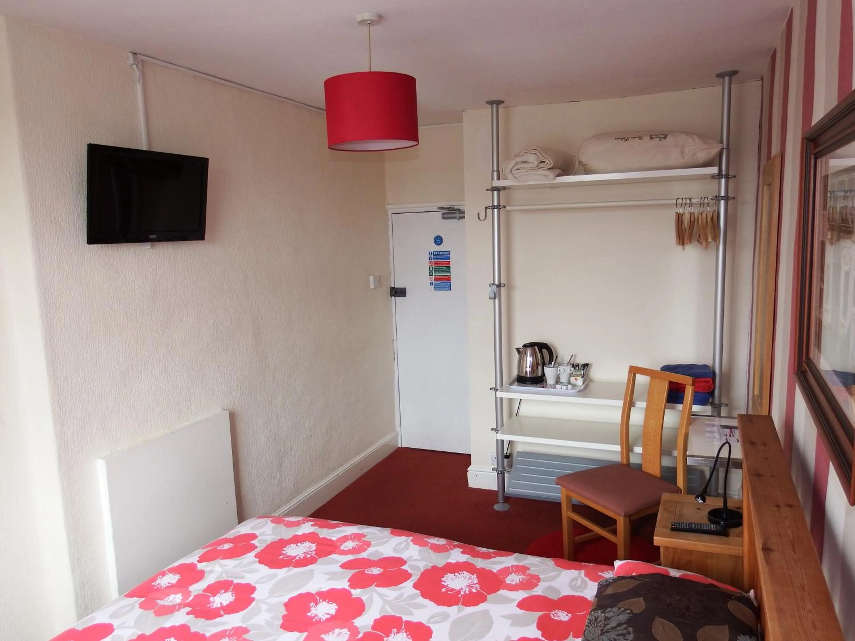 Photo of the whole room, Bed in Angel Guesthouse