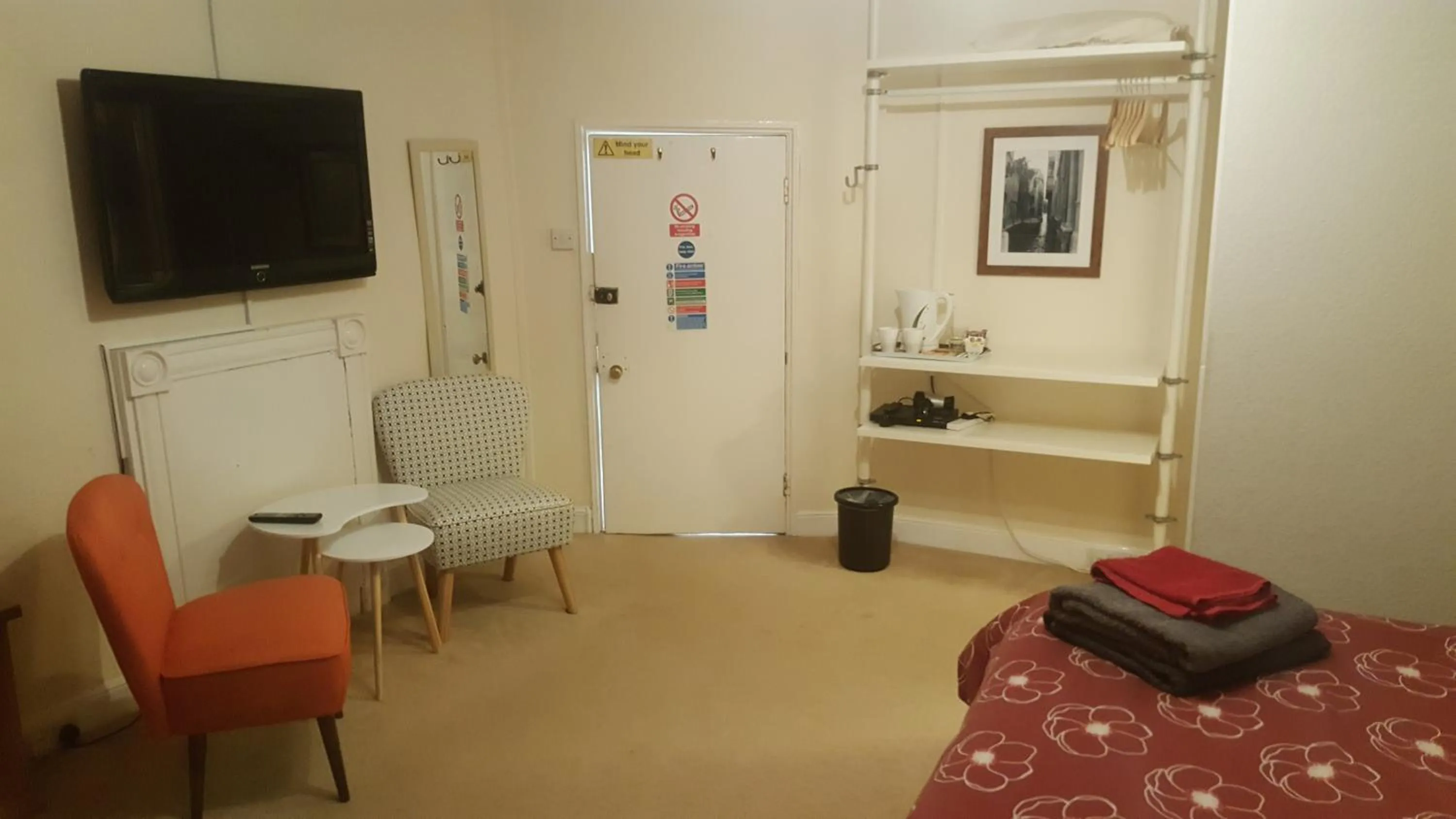 Photo of the whole room, Bed in Angel Guesthouse