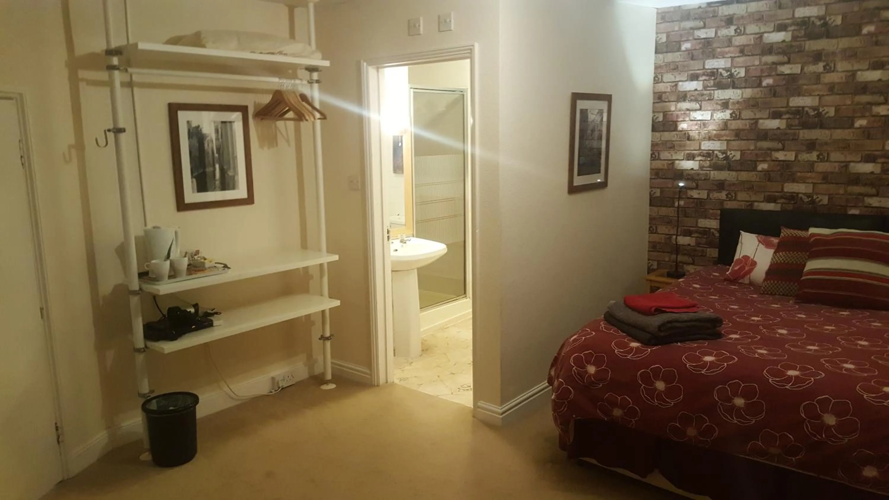 Photo of the whole room, Bed in Angel Guesthouse