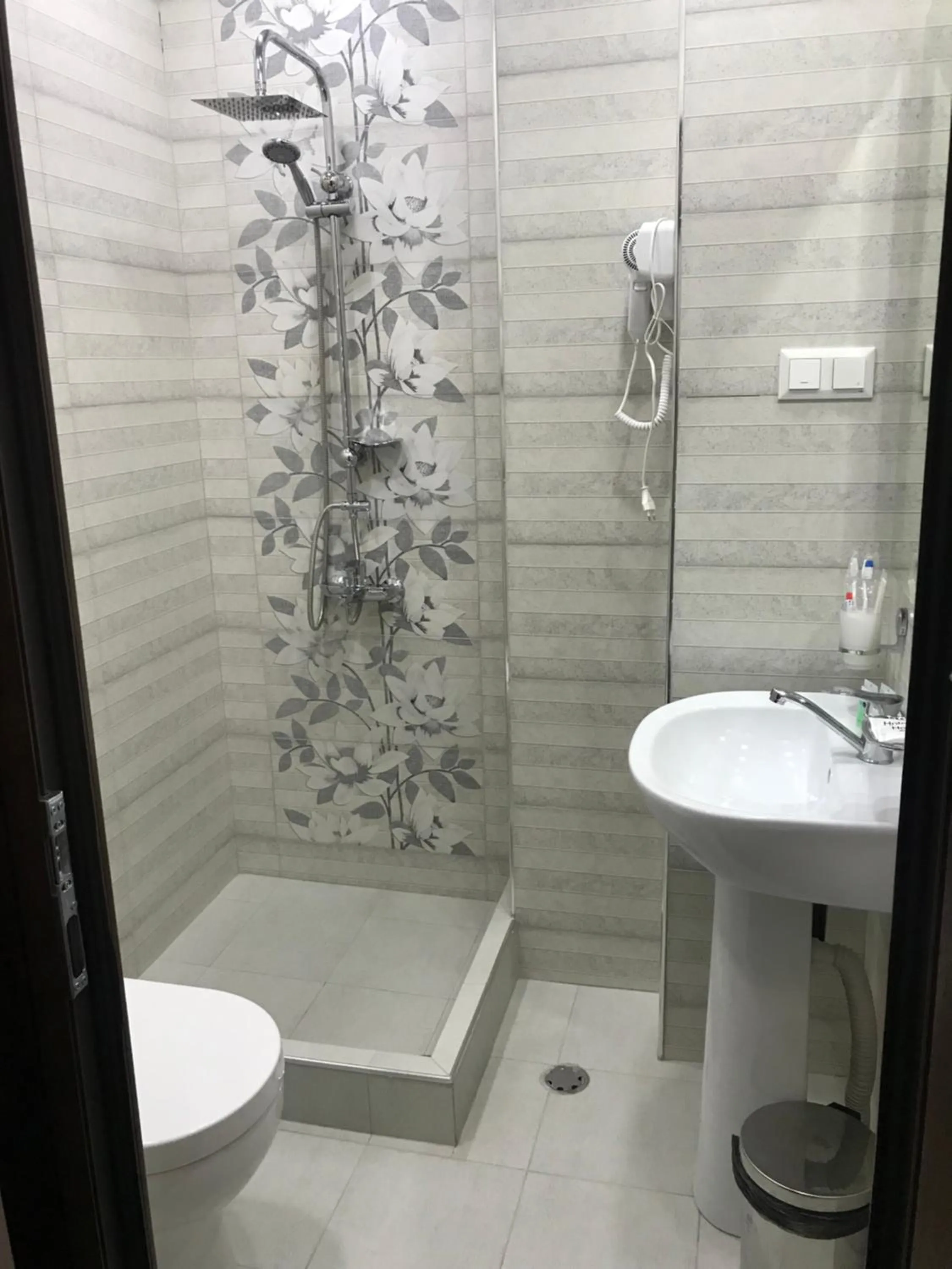 Shower in Hobby Hotel