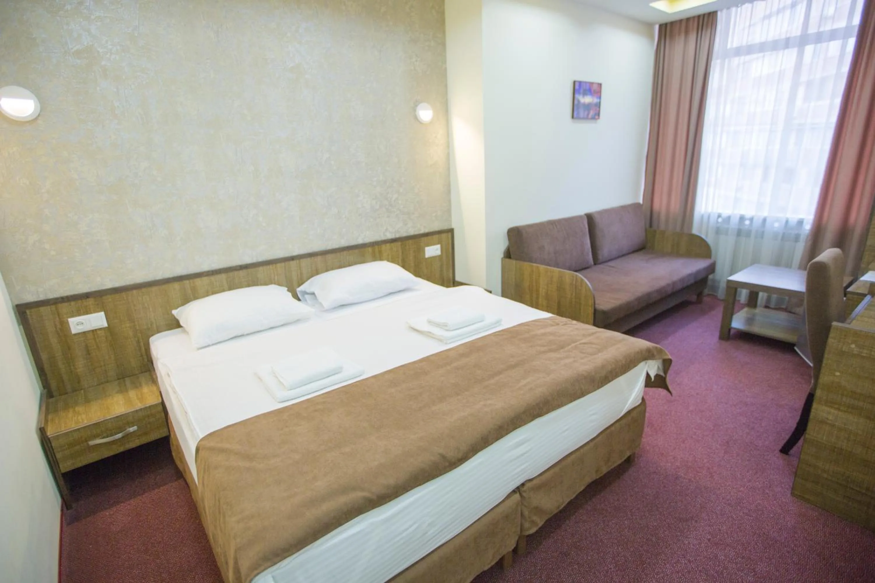 Photo of the whole room, Bed in Hobby Hotel