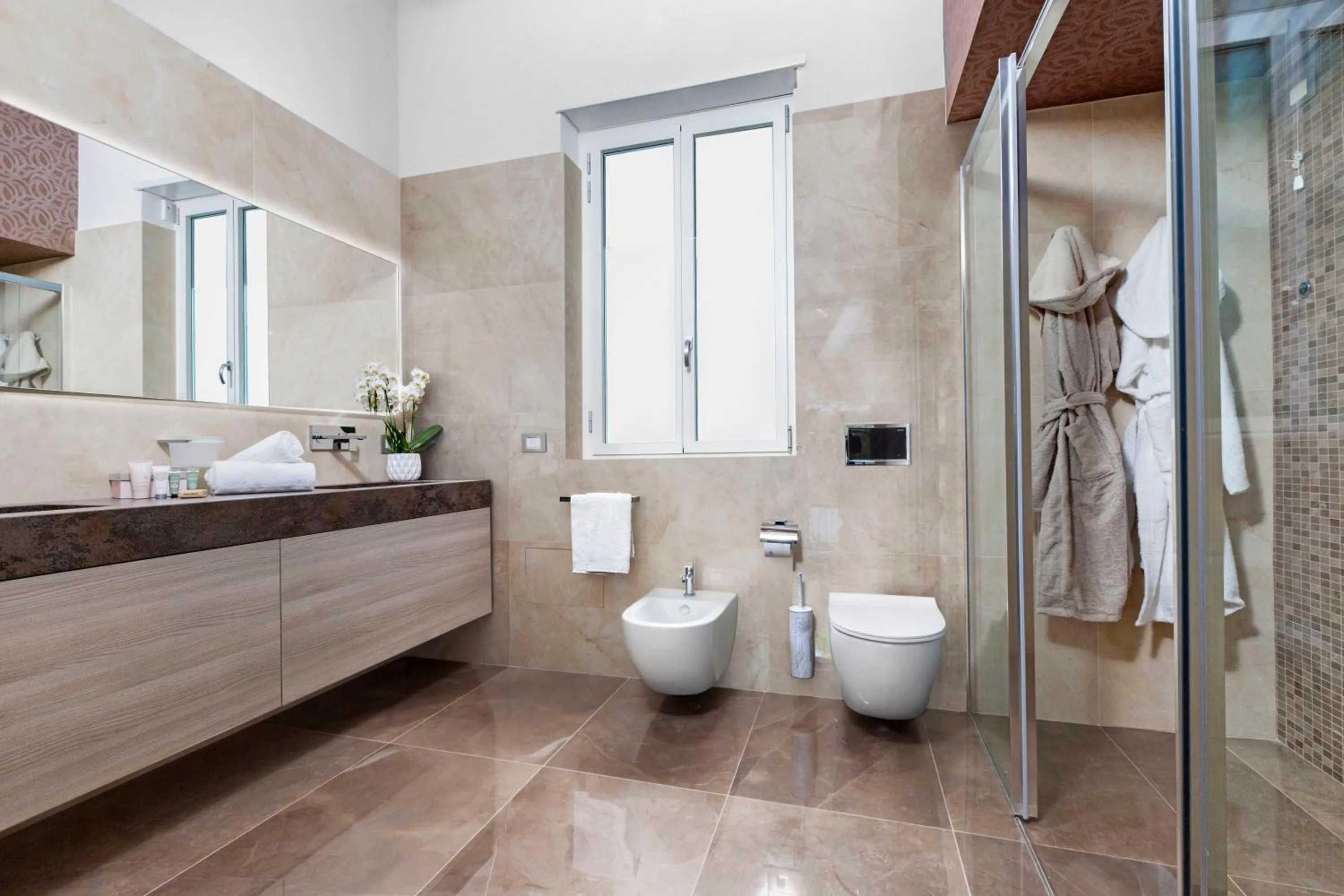 Shower in Sorrento Dream