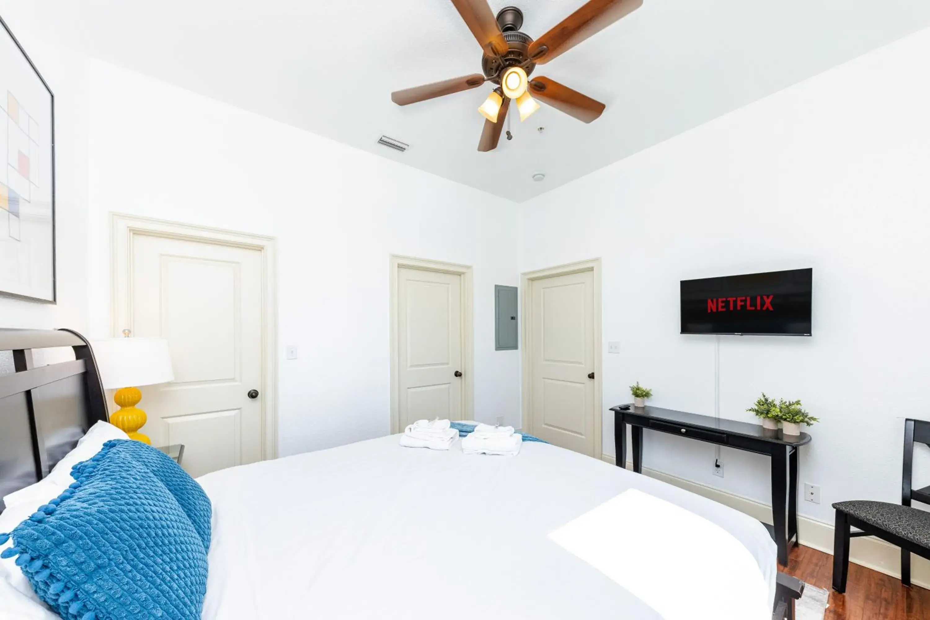 Bed in 30-A Inn & Suites Bed in 30-A Inn & Suites