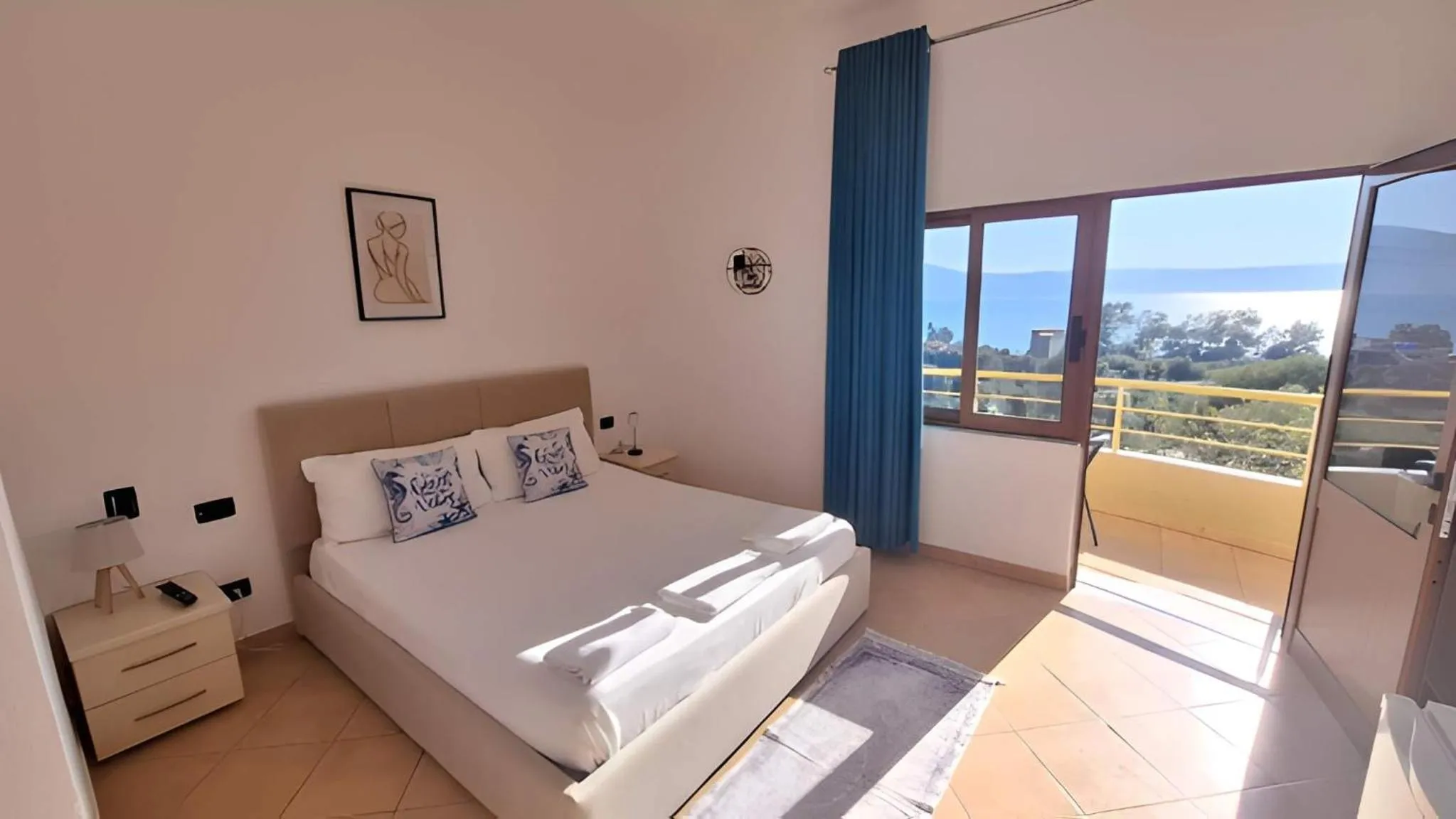 View (from property/room), Bed in Hotel Sirena