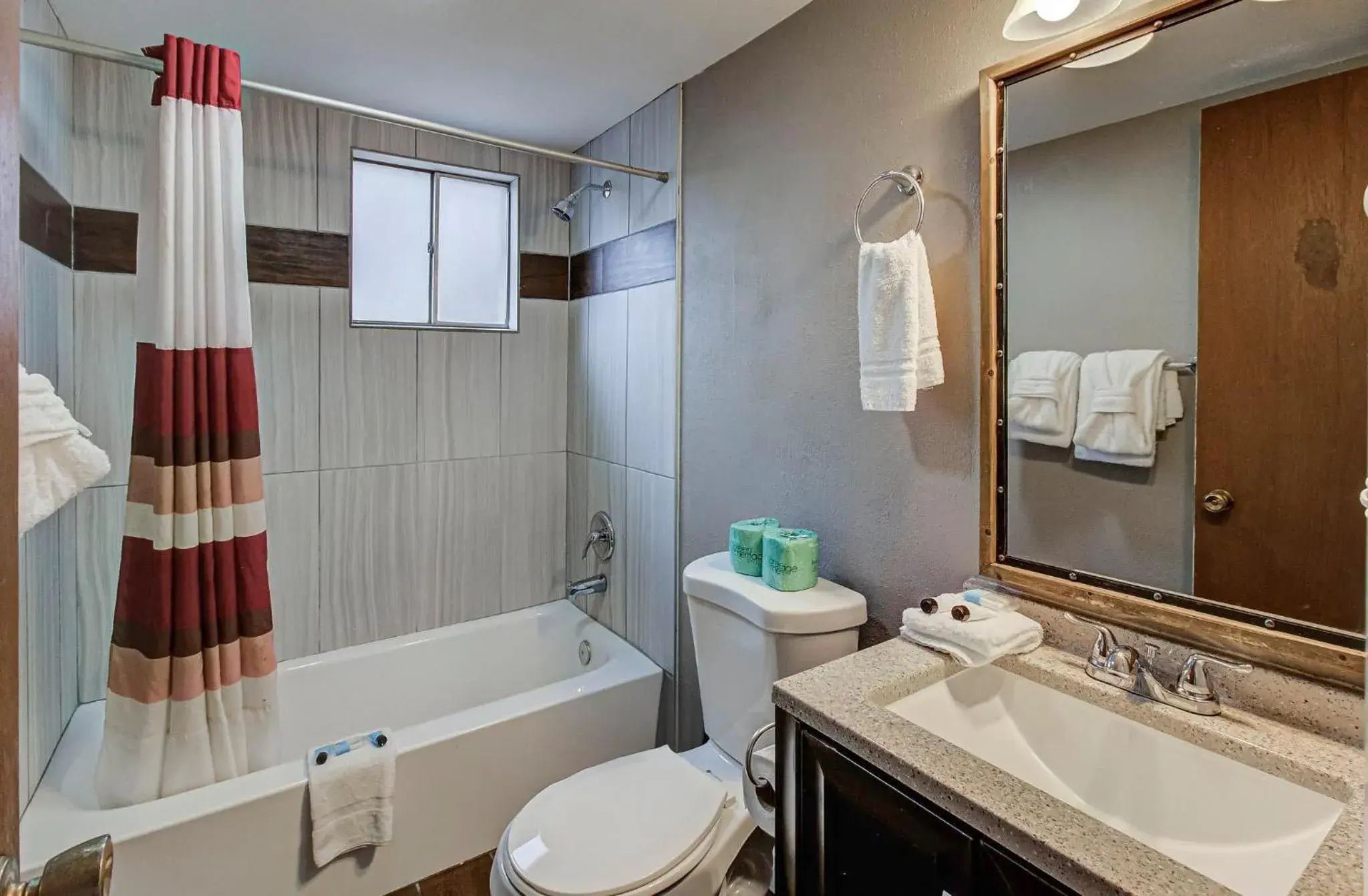 Deluxe King Room in Brookside Lodge Deluxe King Room in Brookside Lodge