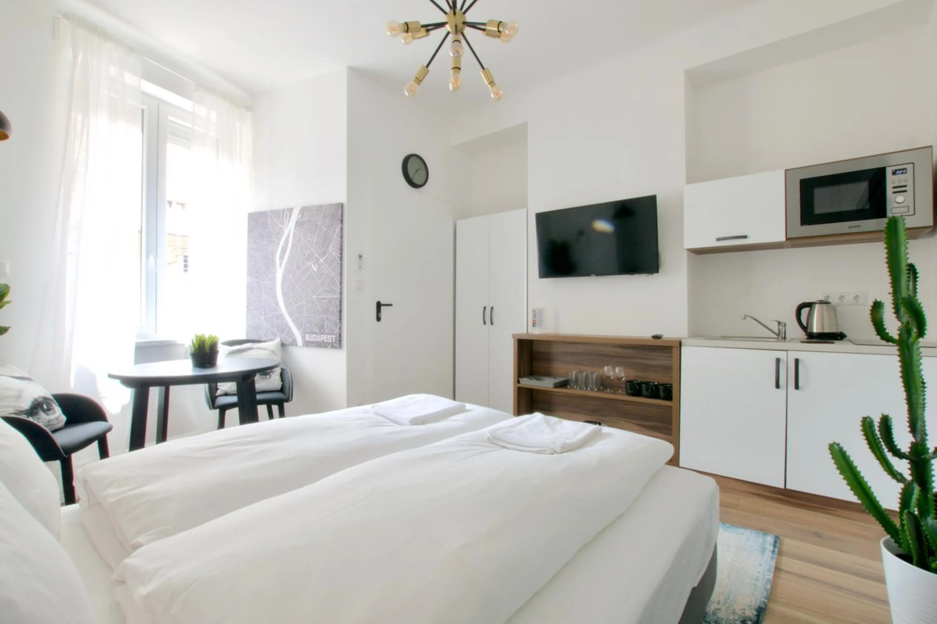 Bedroom, Bed in Standard Apartment by Hi5 - Régiposta