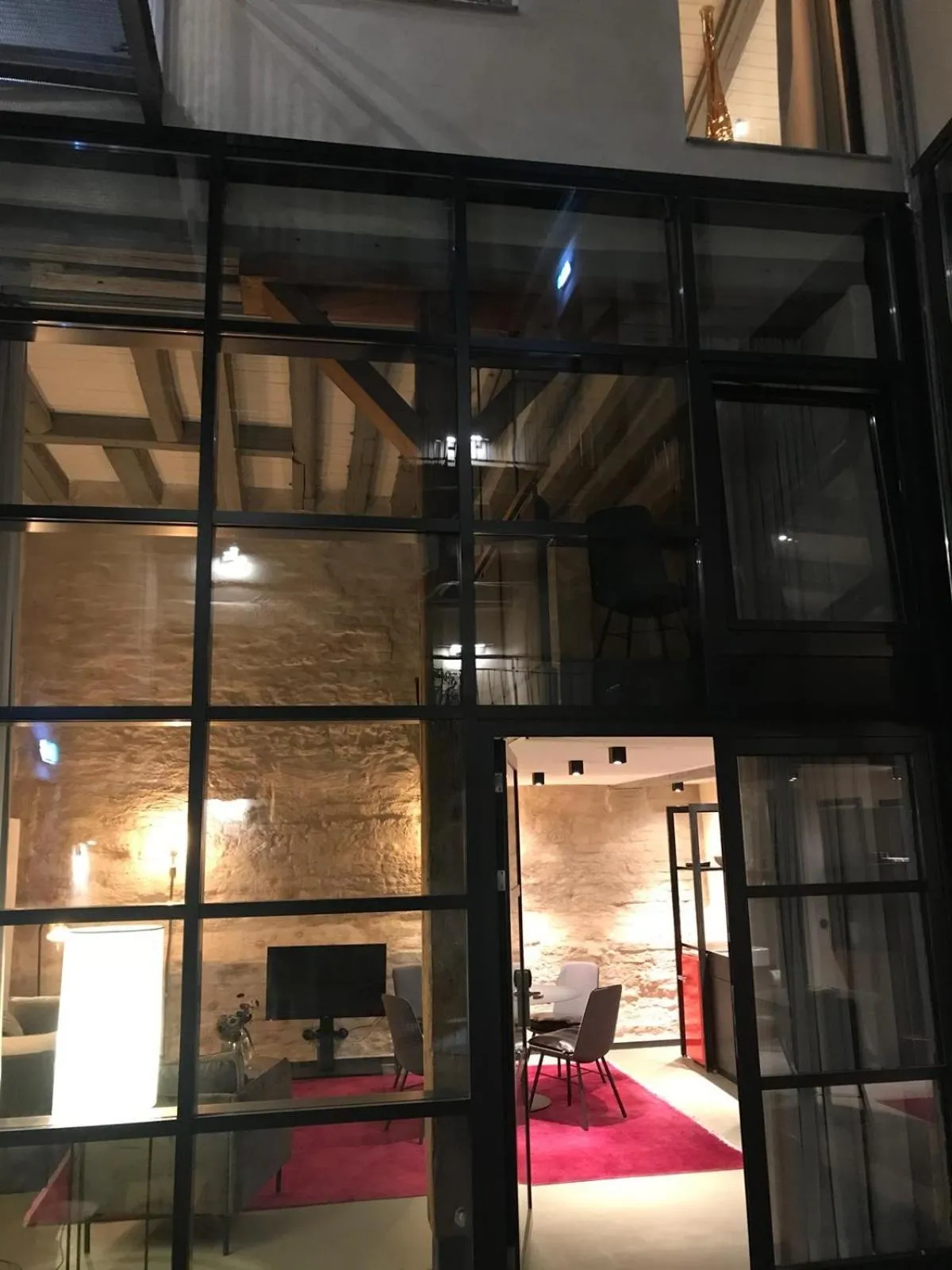 Living room, Bed in Fisher's Loft Hotel