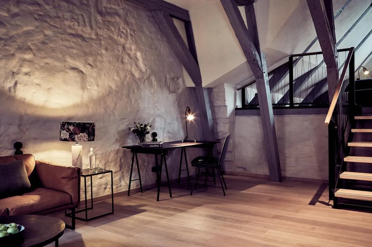 Seating area in Fisher's Loft Hotel