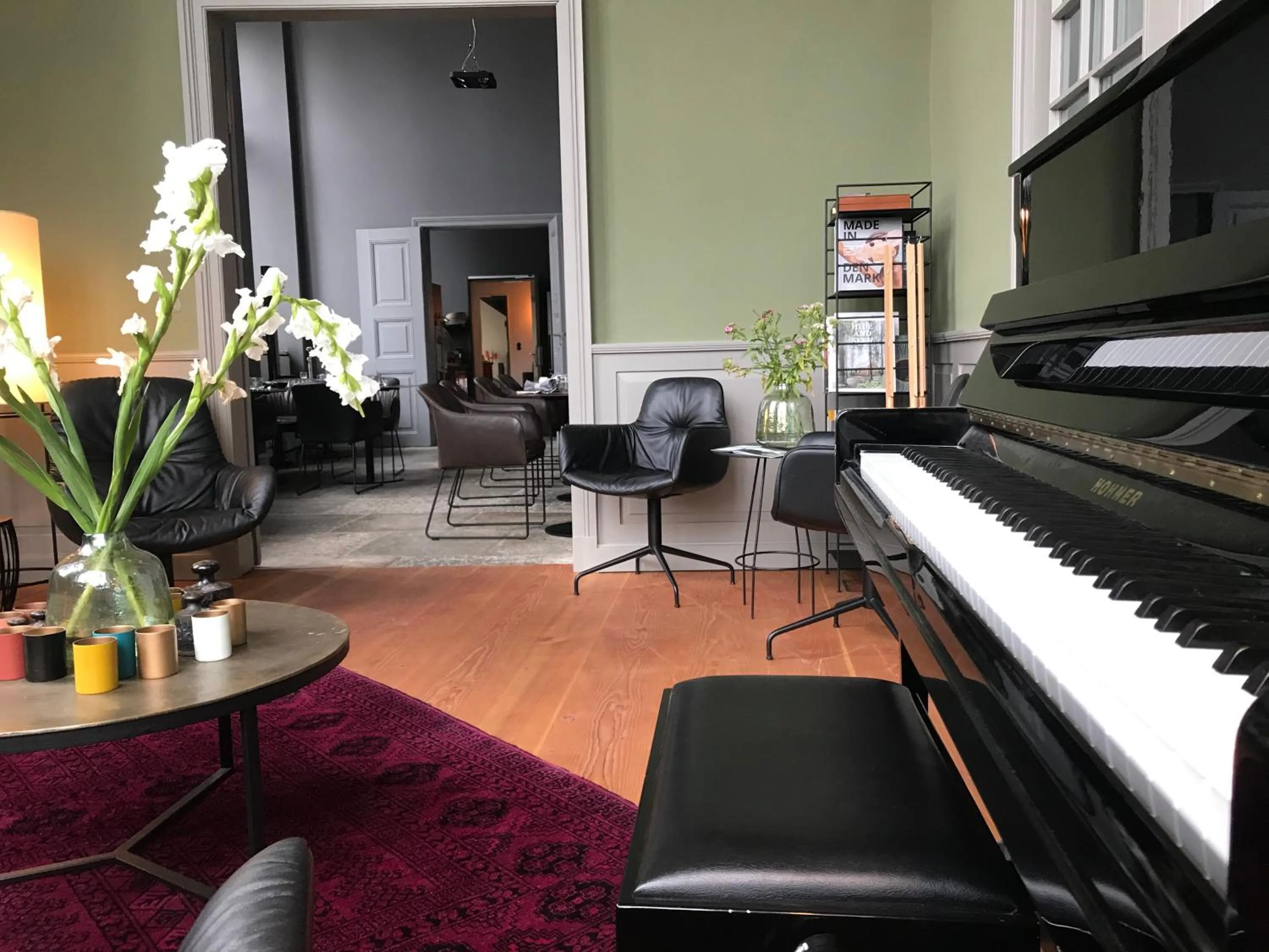 Lounge or bar in Fisher's Loft Hotel