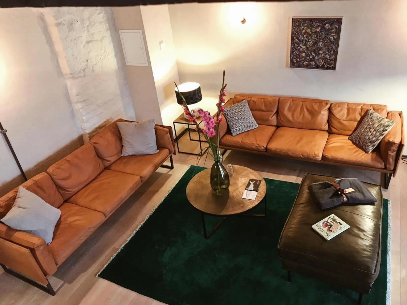 Living room in Fisher's Loft Hotel