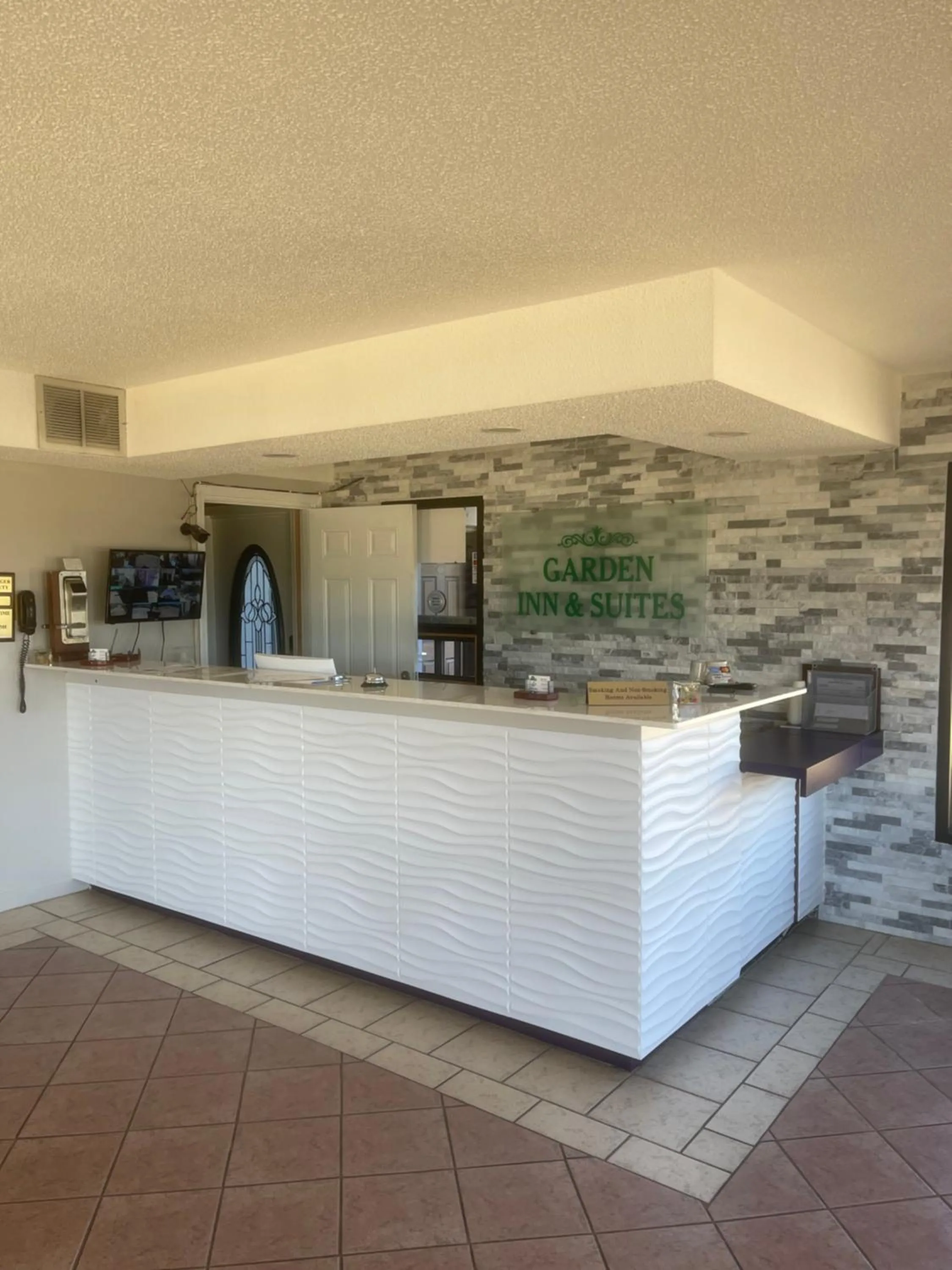 Garden Inn & Suites