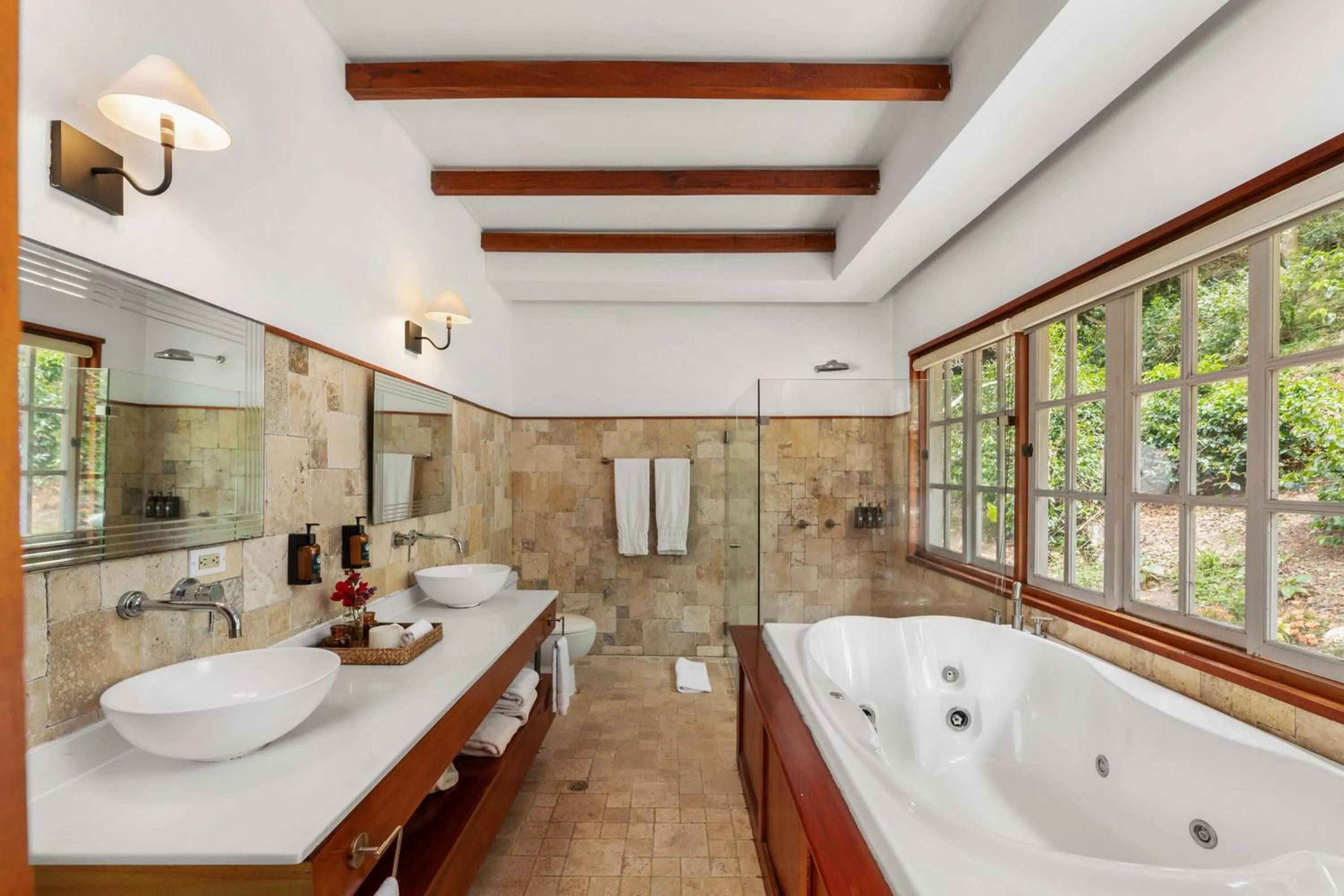 Bathroom in Hotel Finca Lerida Coffee Plantation and Boutique Hotel